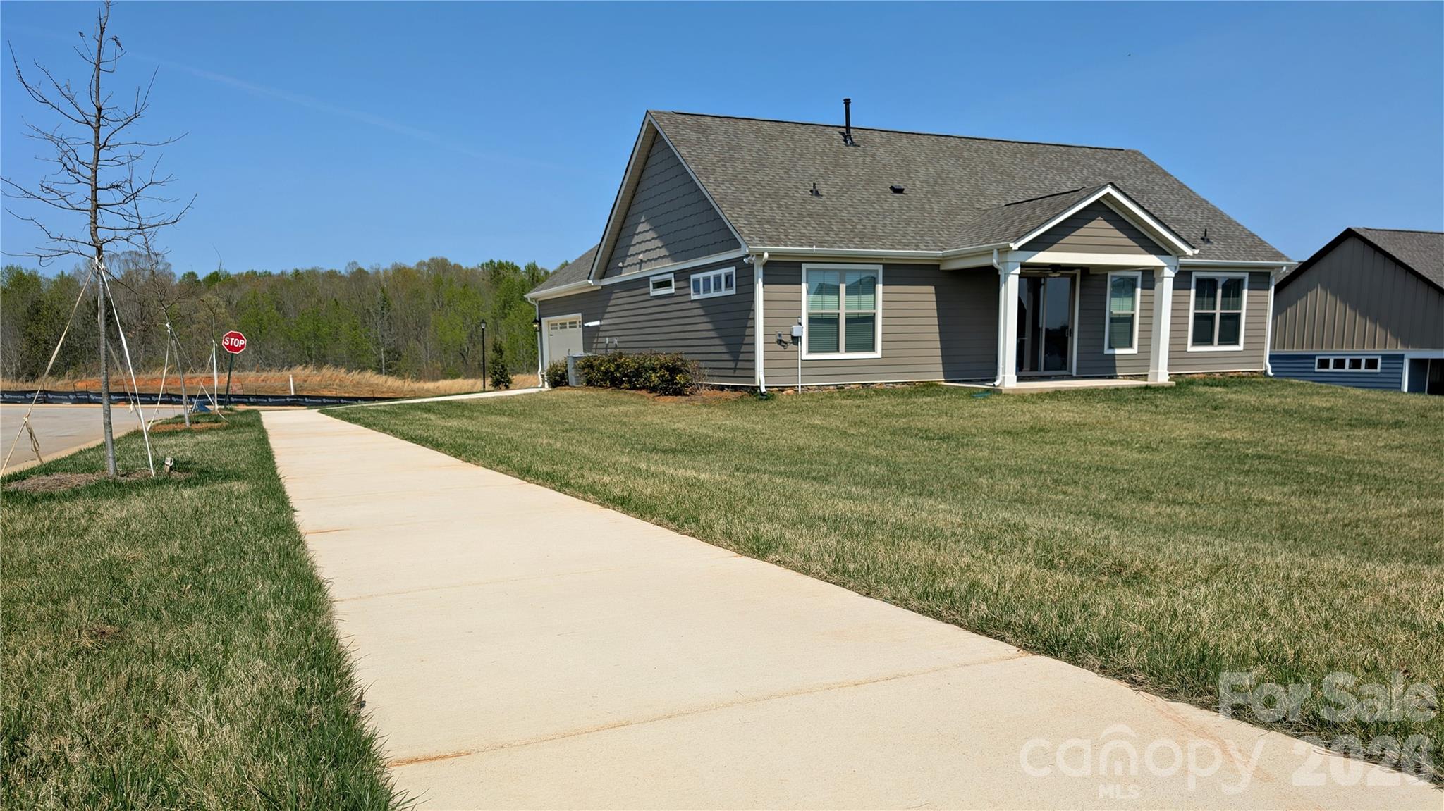 1628 Dresden Drive Property Photo 3