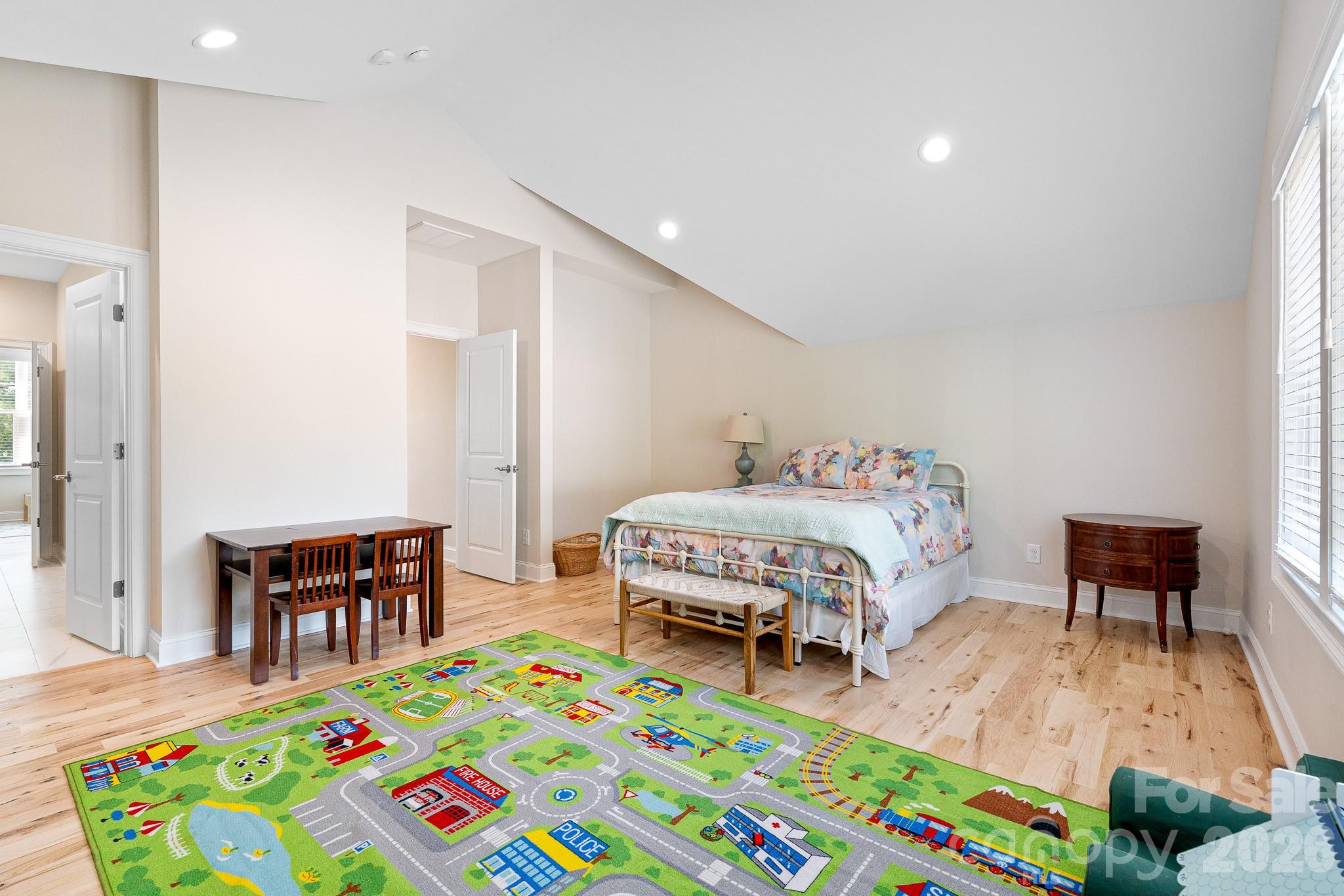 2800 Hilliard Drive Property Photo 17