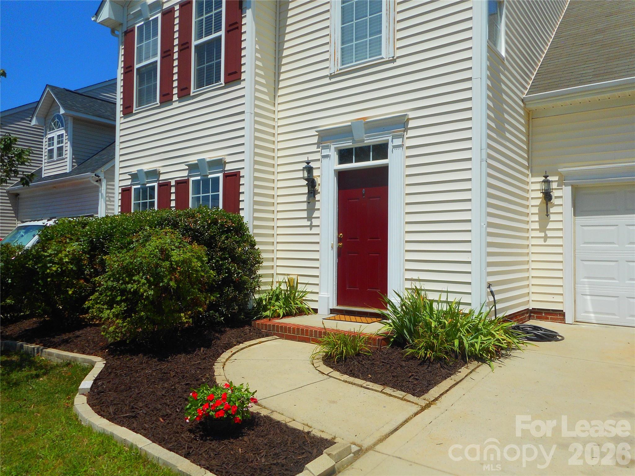 1018 Fountainbrook Drive Property Photo 2