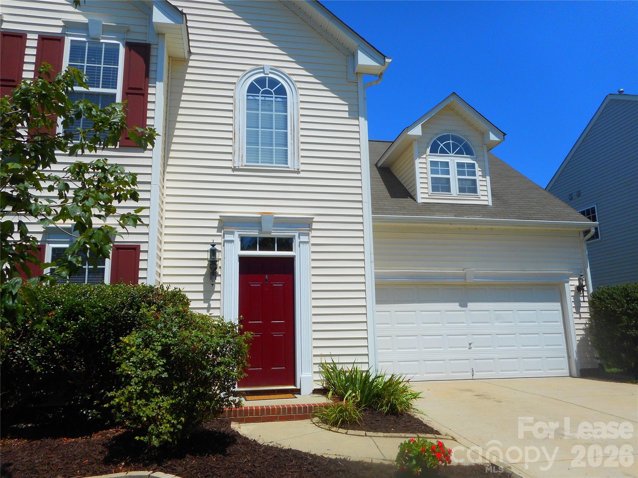 1018 Fountainbrook Drive Property Photo 3
