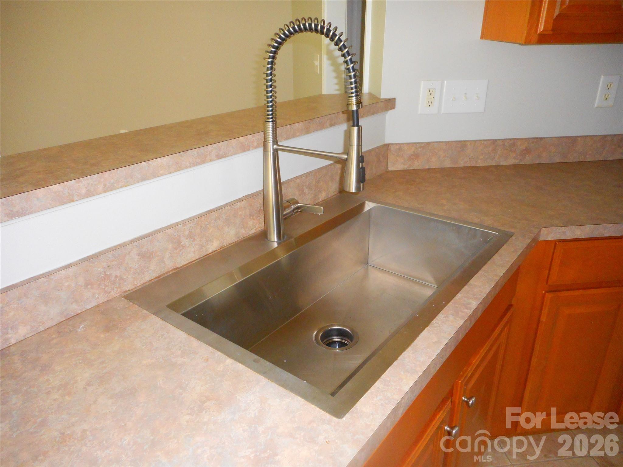 1018 Fountainbrook Drive Property Photo 5