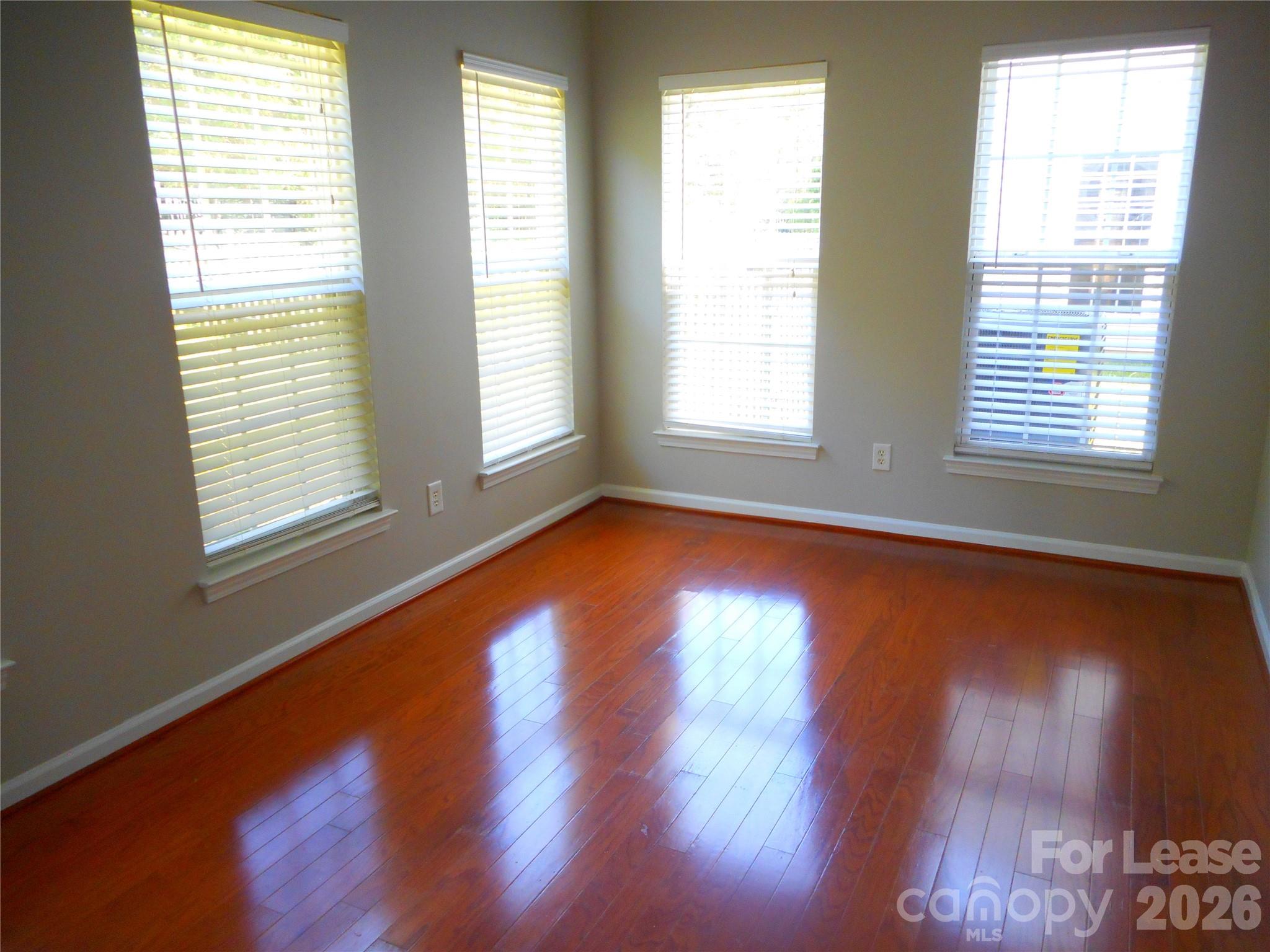1018 Fountainbrook Drive Property Photo 8