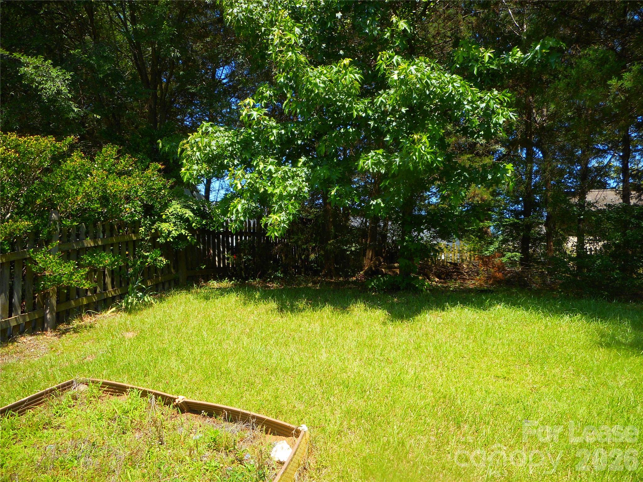 1018 Fountainbrook Drive Property Photo 12