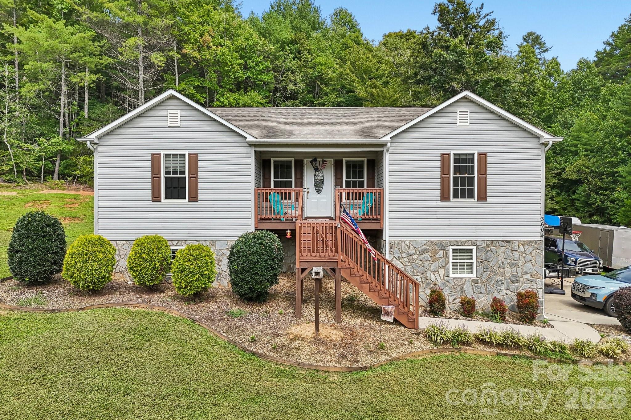 3604 Deerbrook Road Property Photo 2