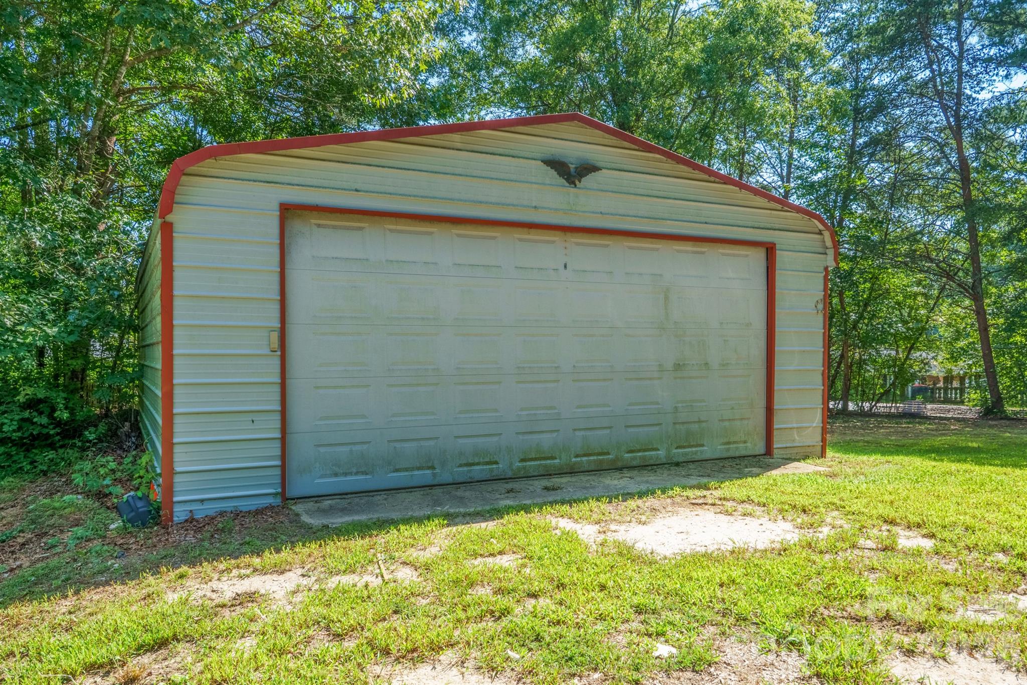 2300 Brookwood Road Property Photo 4