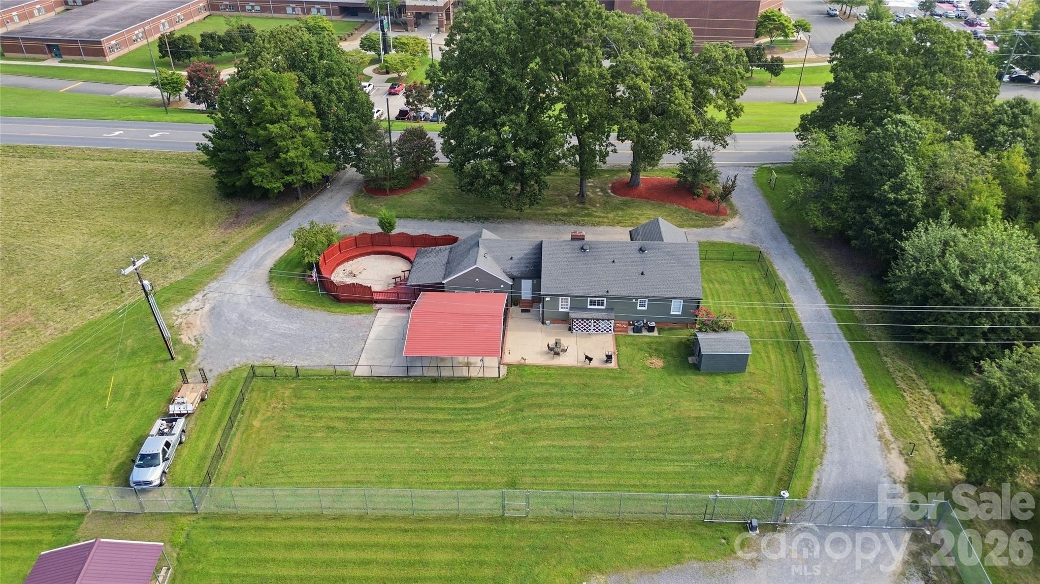 5548 Union Road Property Photo 2