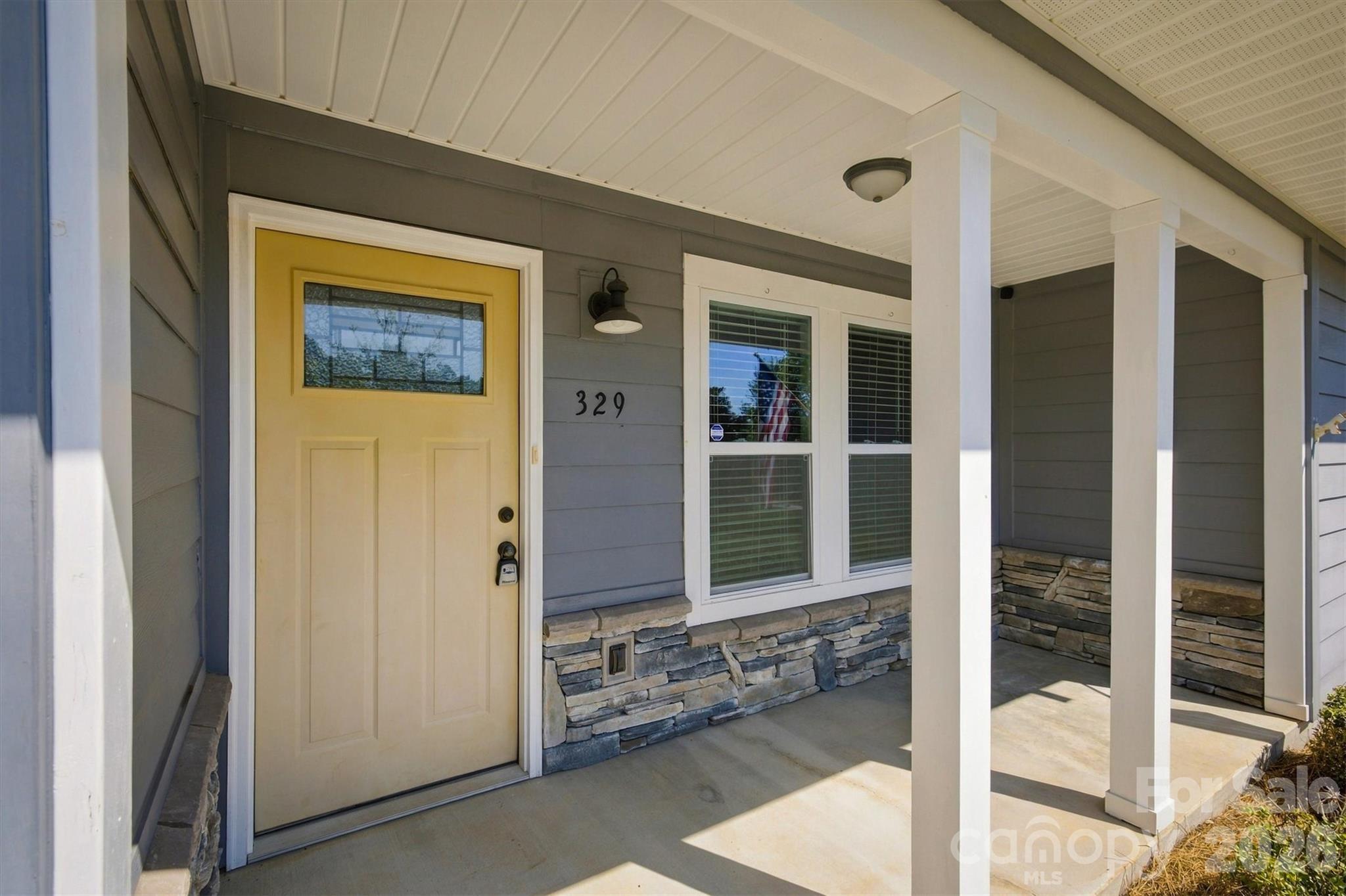 329 Springwood Drive Property Photo 3