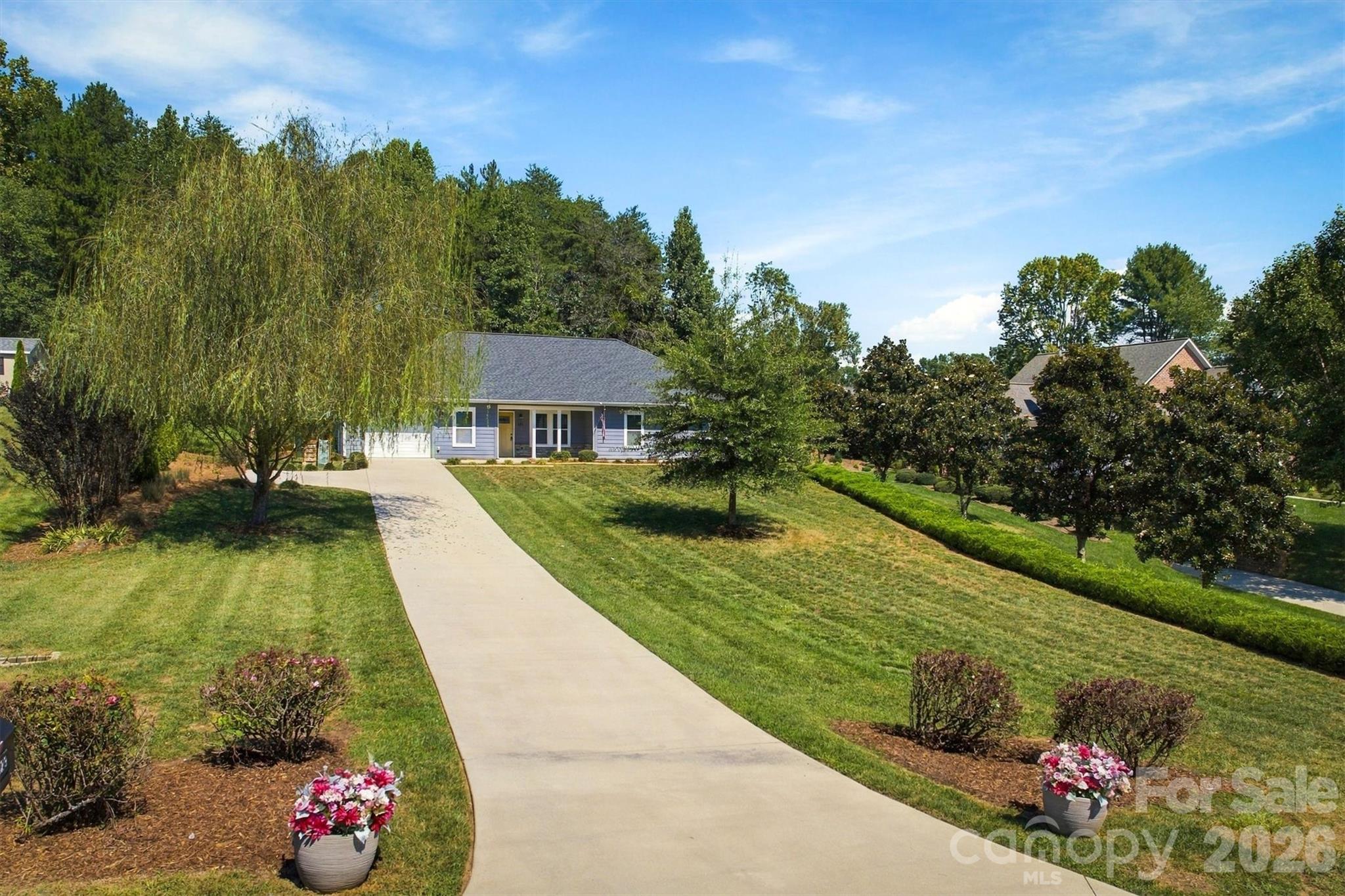 329 Springwood Drive Property Photo 4