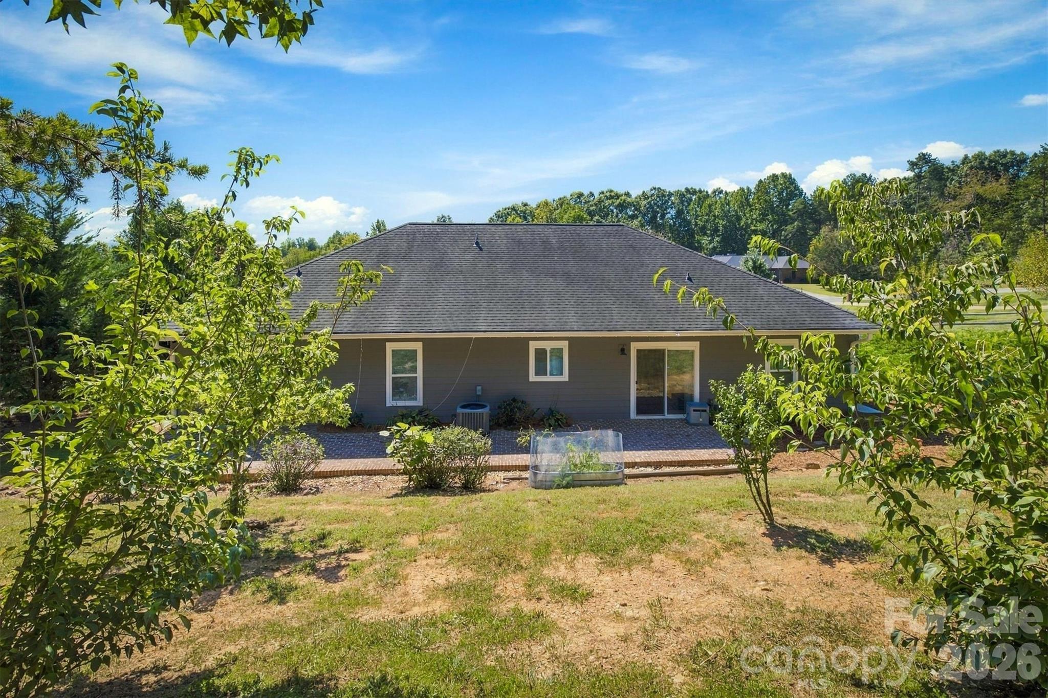 329 Springwood Drive Property Photo 6