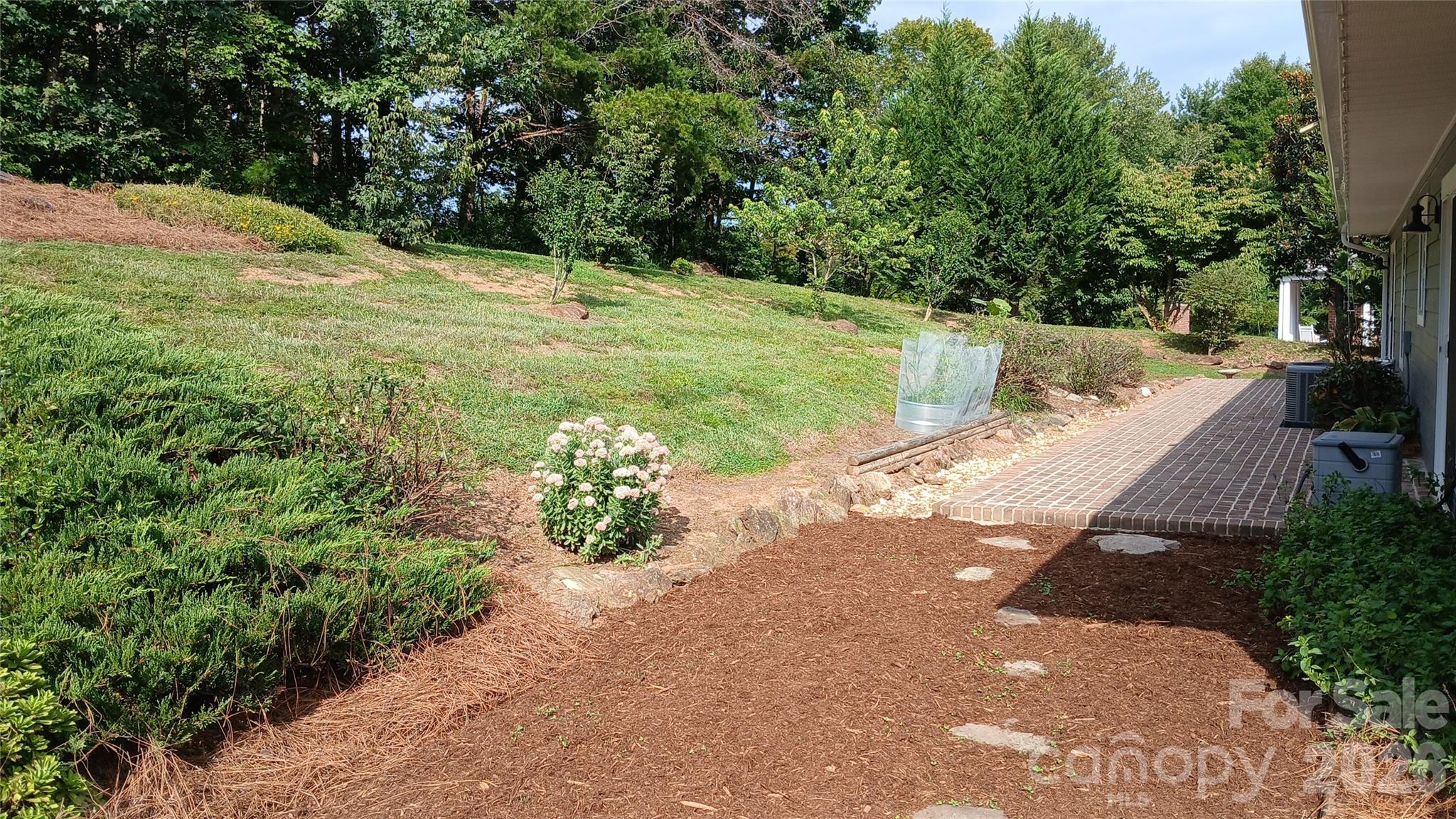 329 Springwood Drive Property Photo 12