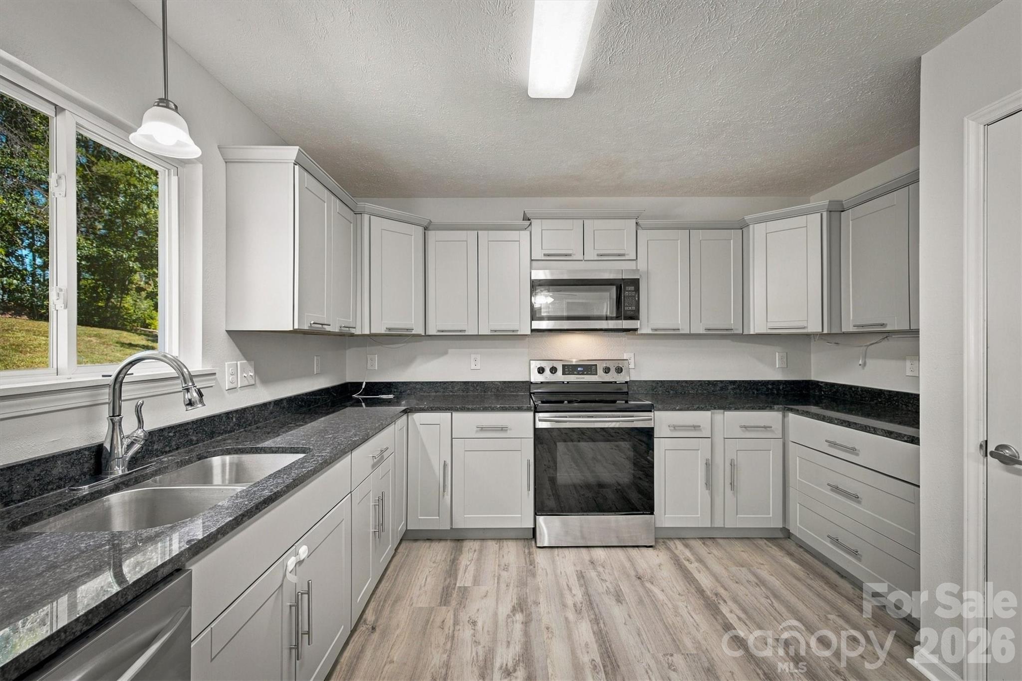 329 Springwood Drive Property Photo 14