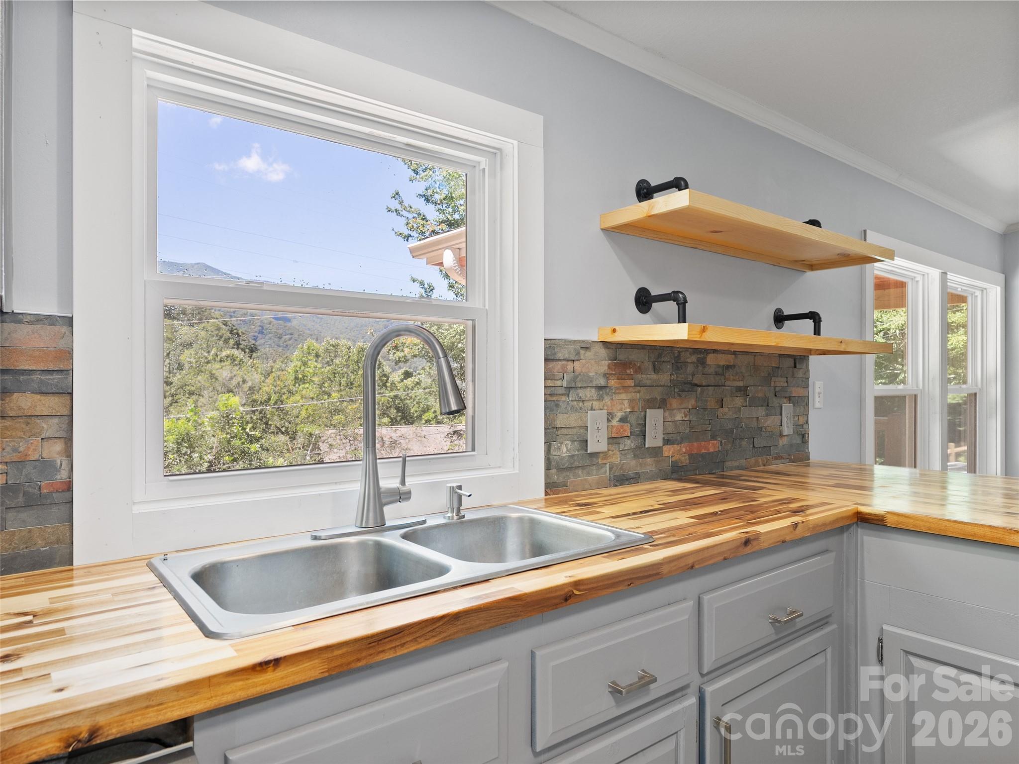 26 Lancelot Loop Property Photo 12