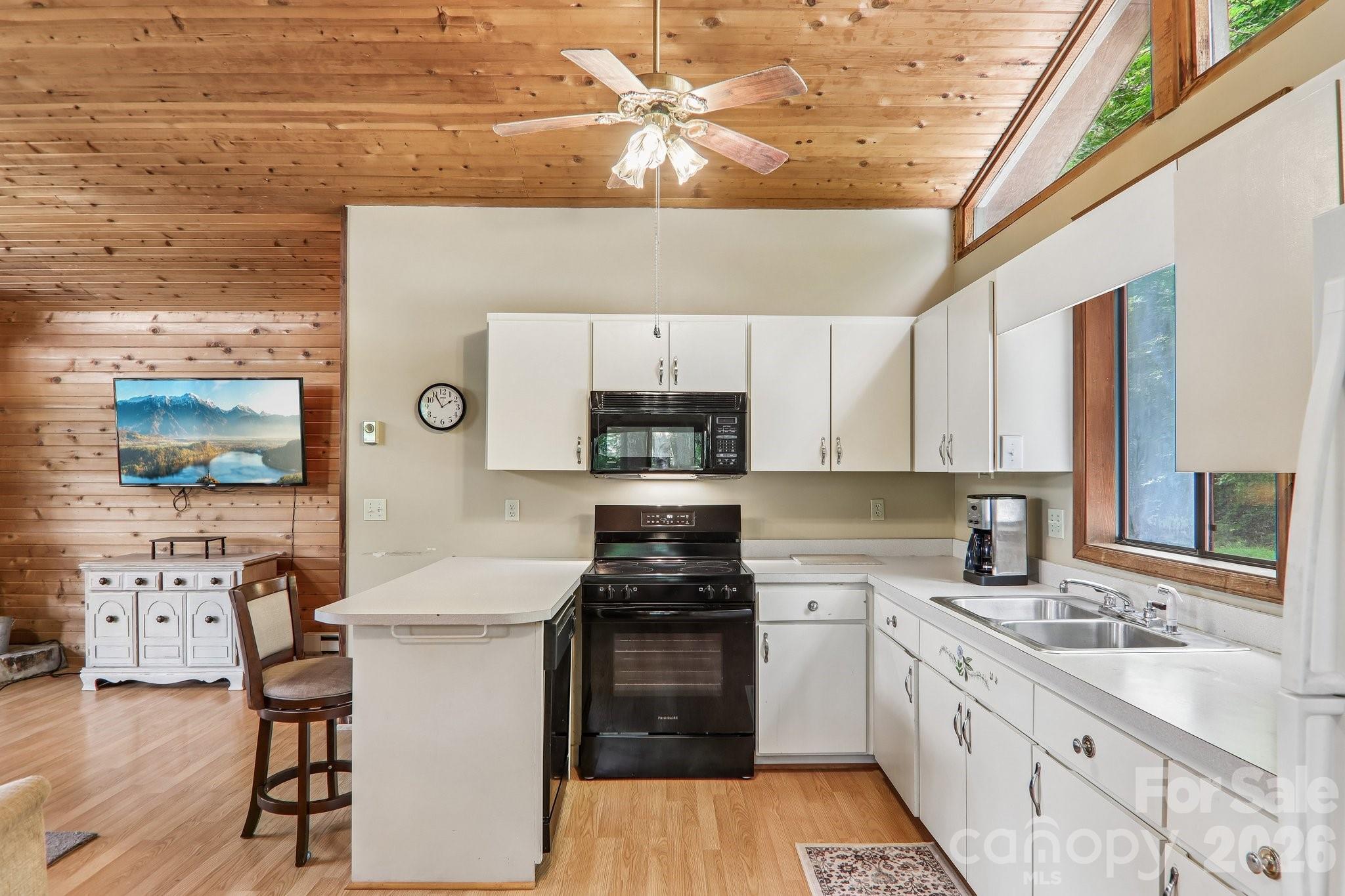 21 Wild Bird Lane Property Photo 16