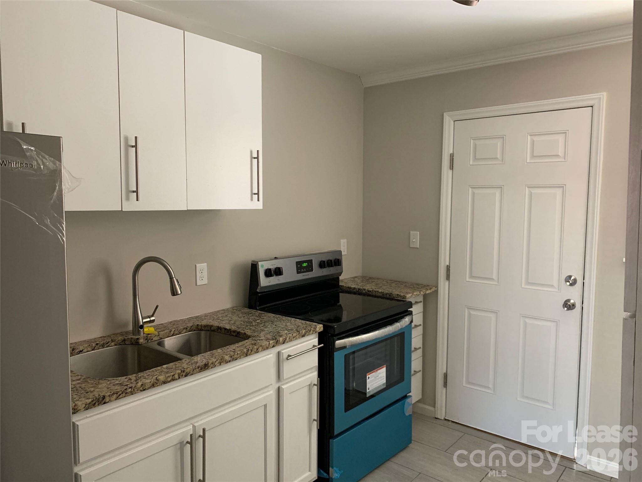 2717 Columbus Circle Property Photo 4
