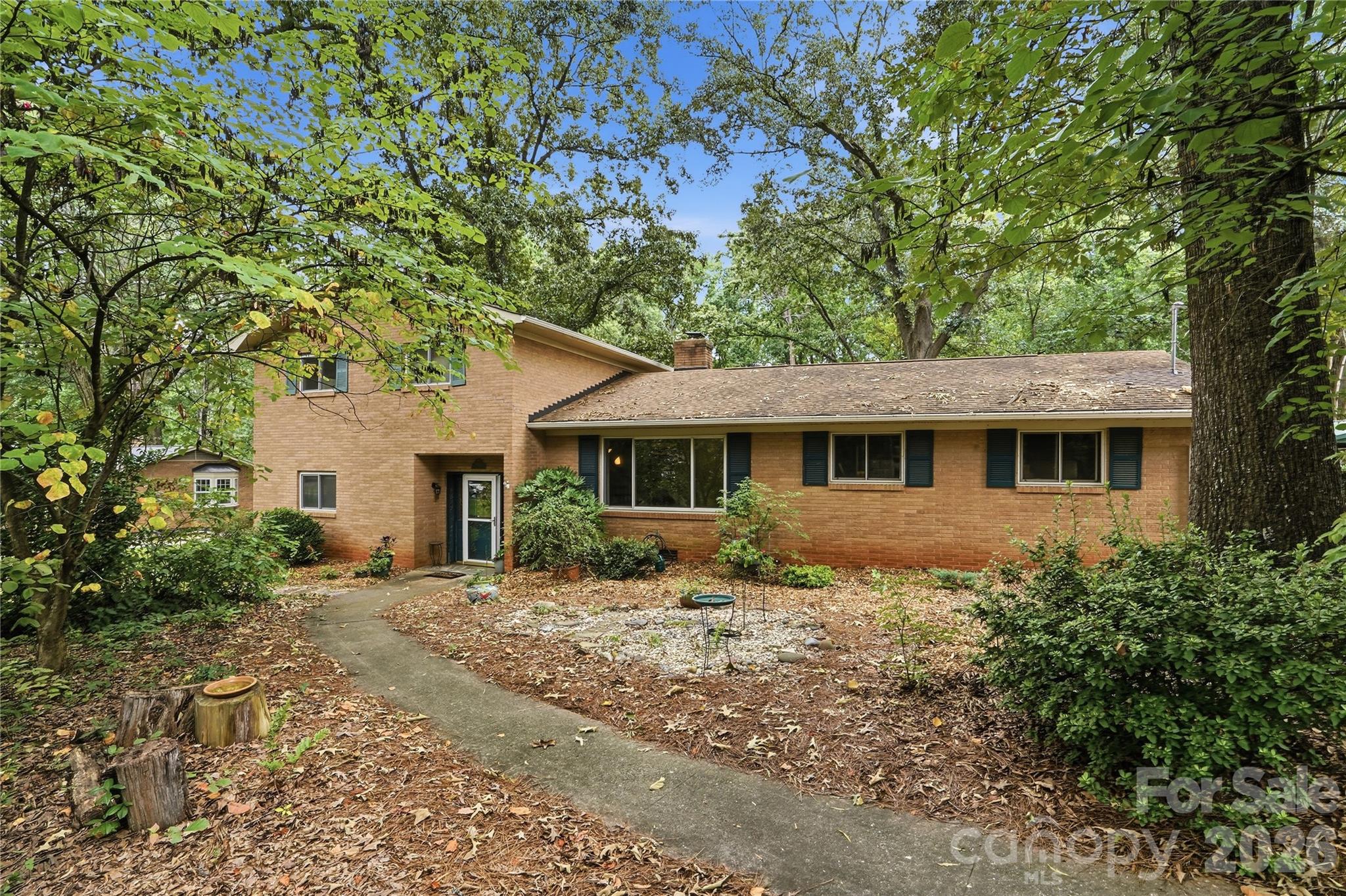 4819 Carousel Drive Property Photo 1