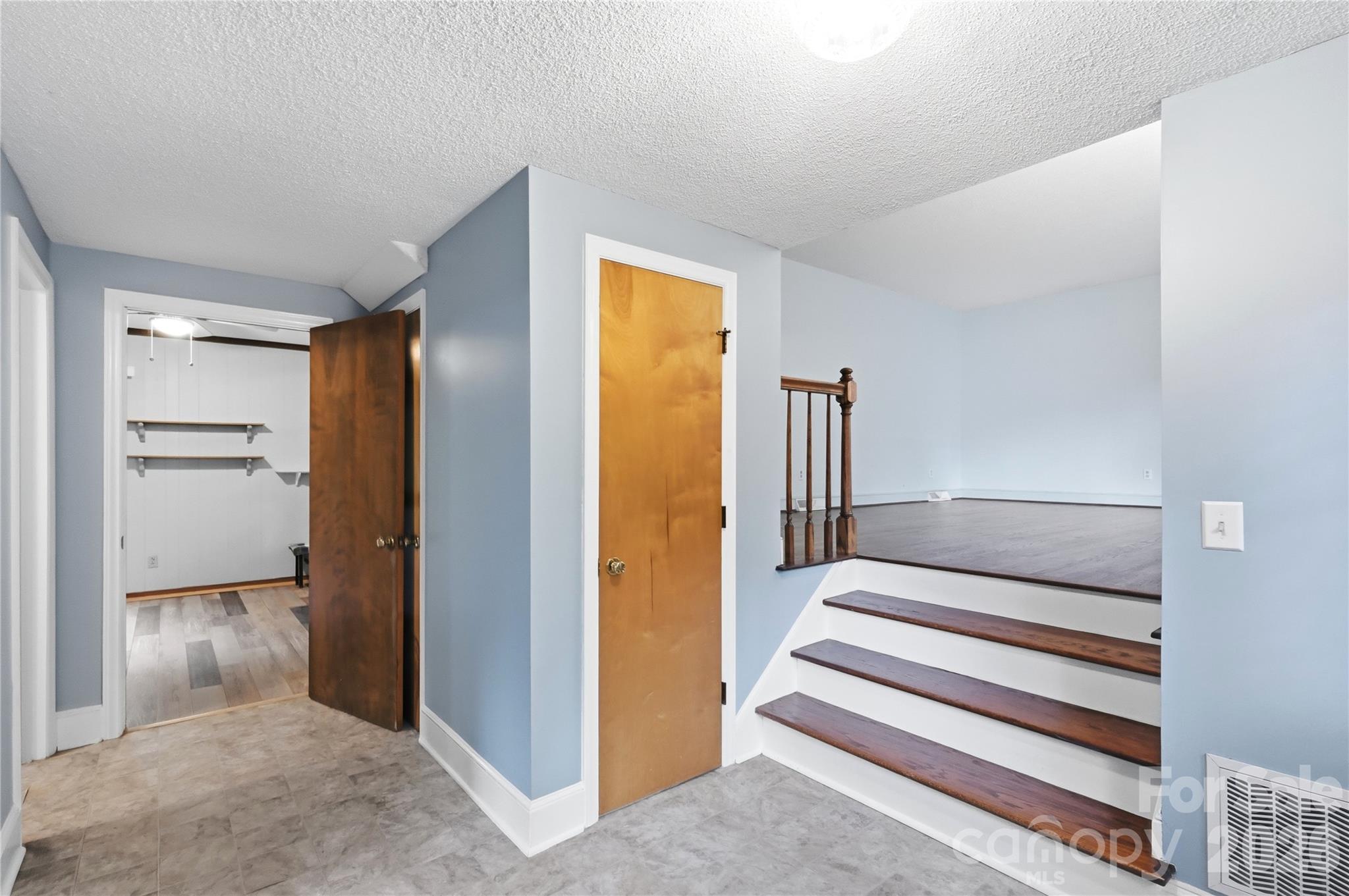 4819 Carousel Drive Property Photo 2