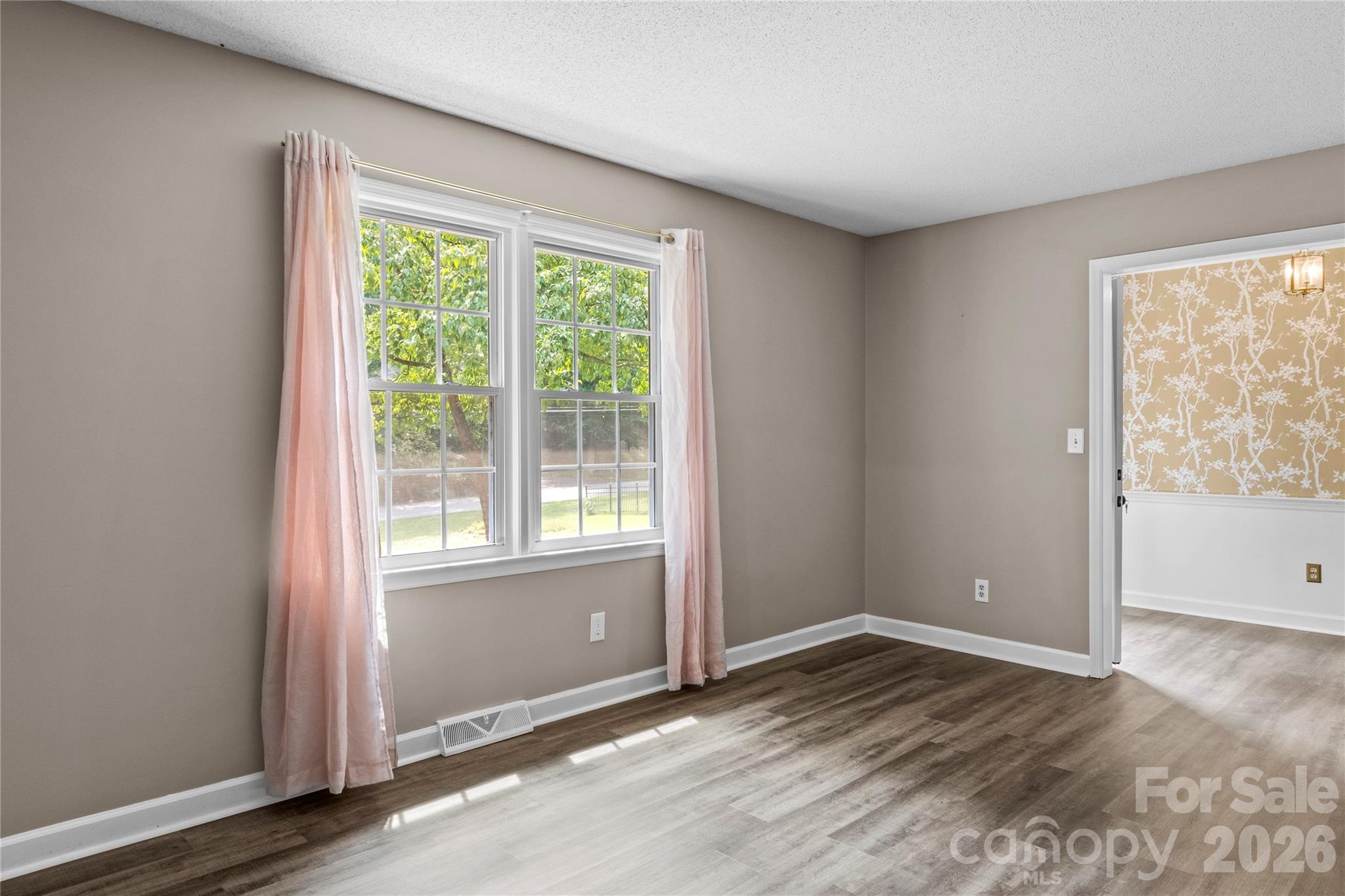 3545 N Lakeshore Drive Property Photo 5