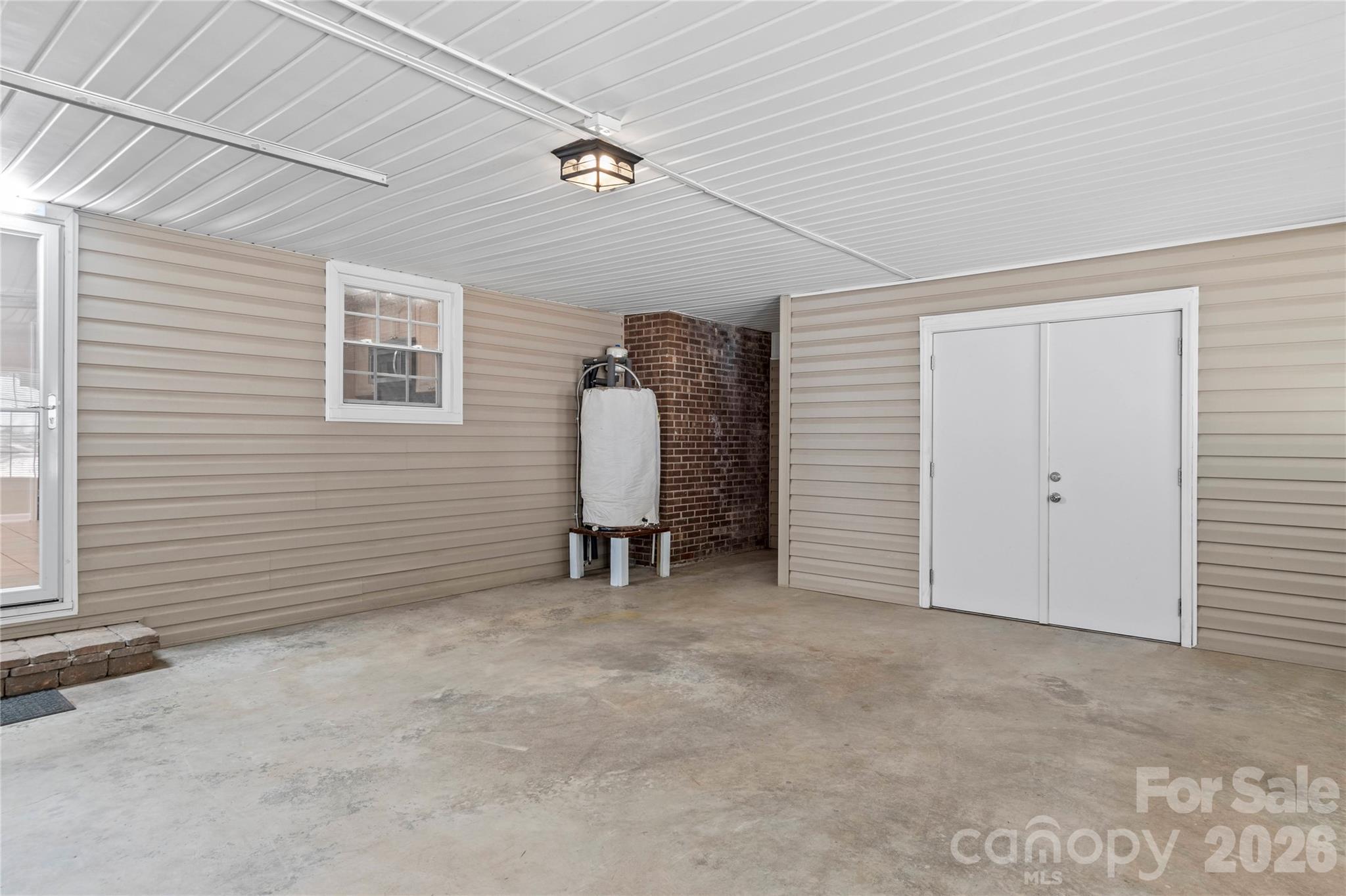 3545 N Lakeshore Drive Property Photo 14