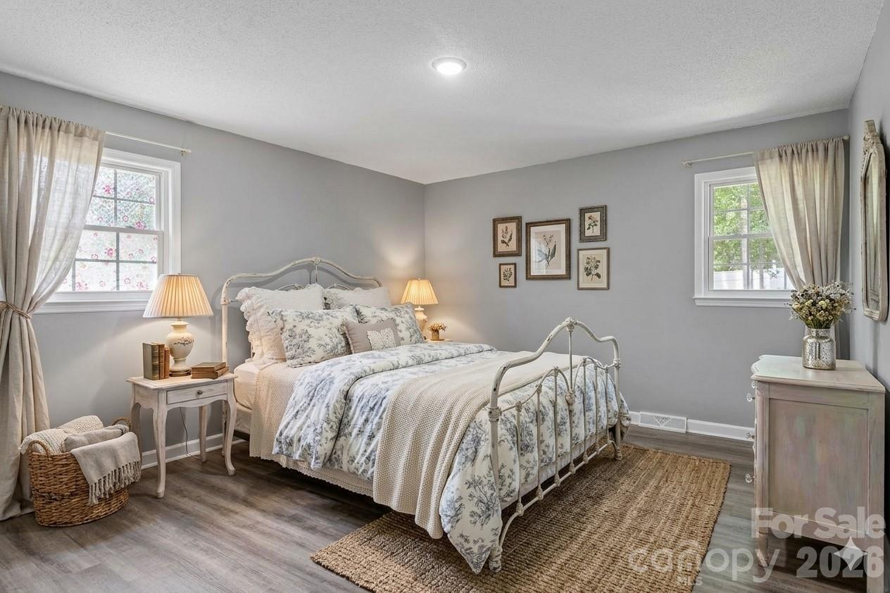 3545 N Lakeshore Drive Property Photo 19