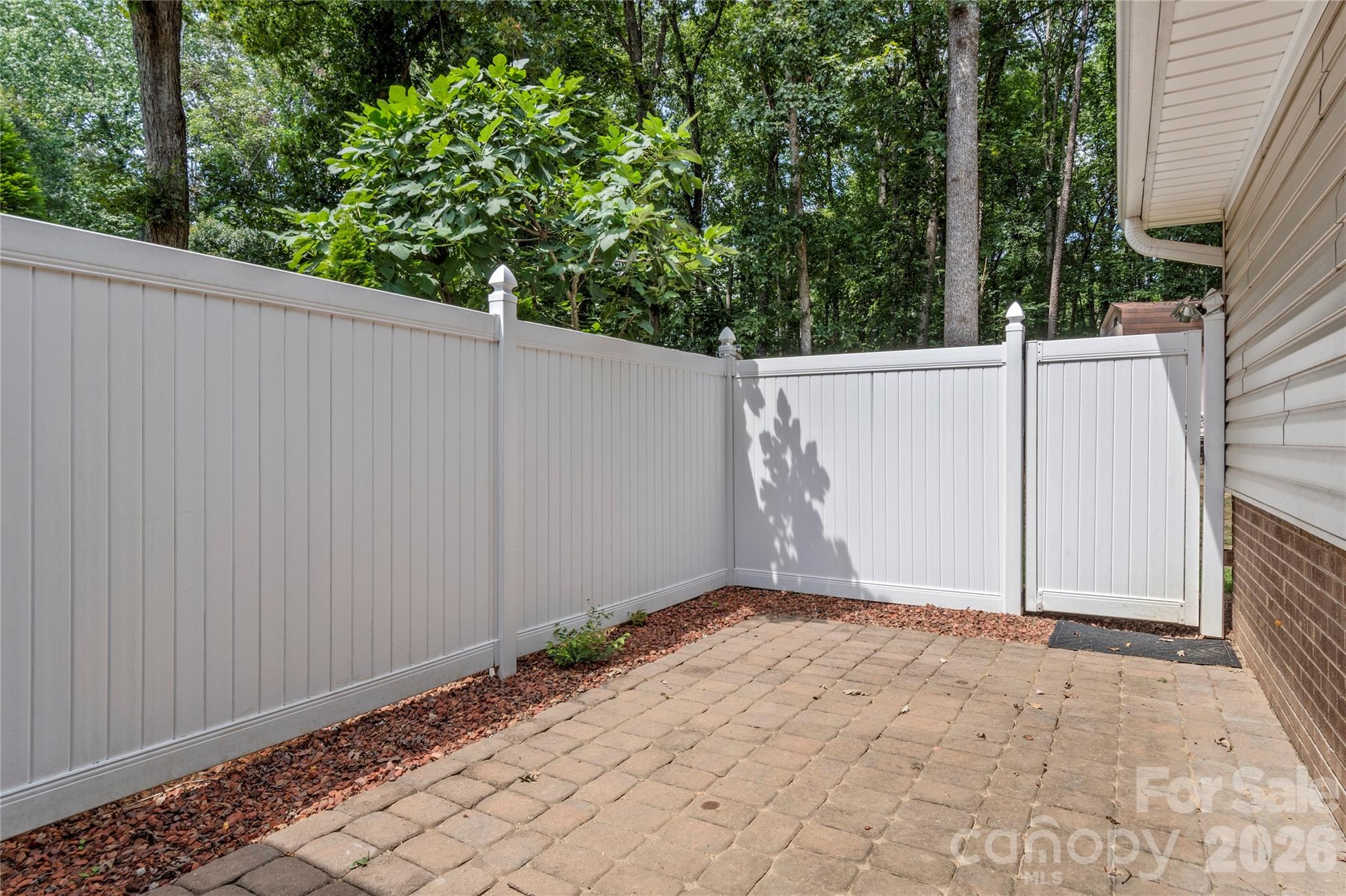 3545 N Lakeshore Drive Property Photo 26