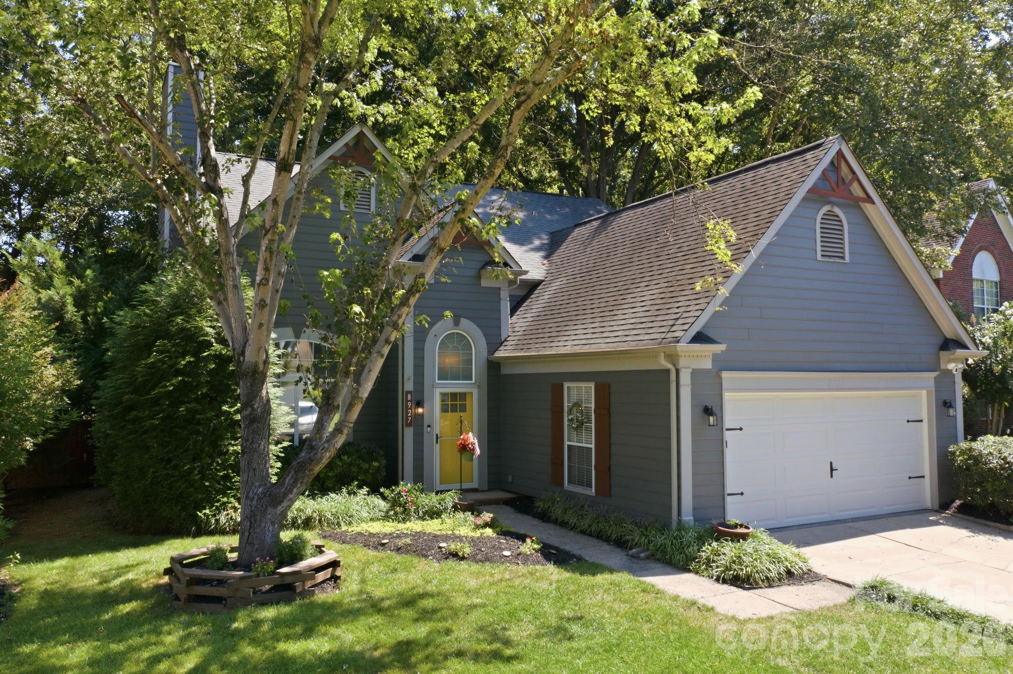 8927 Raven Park Drive Property Photo 3