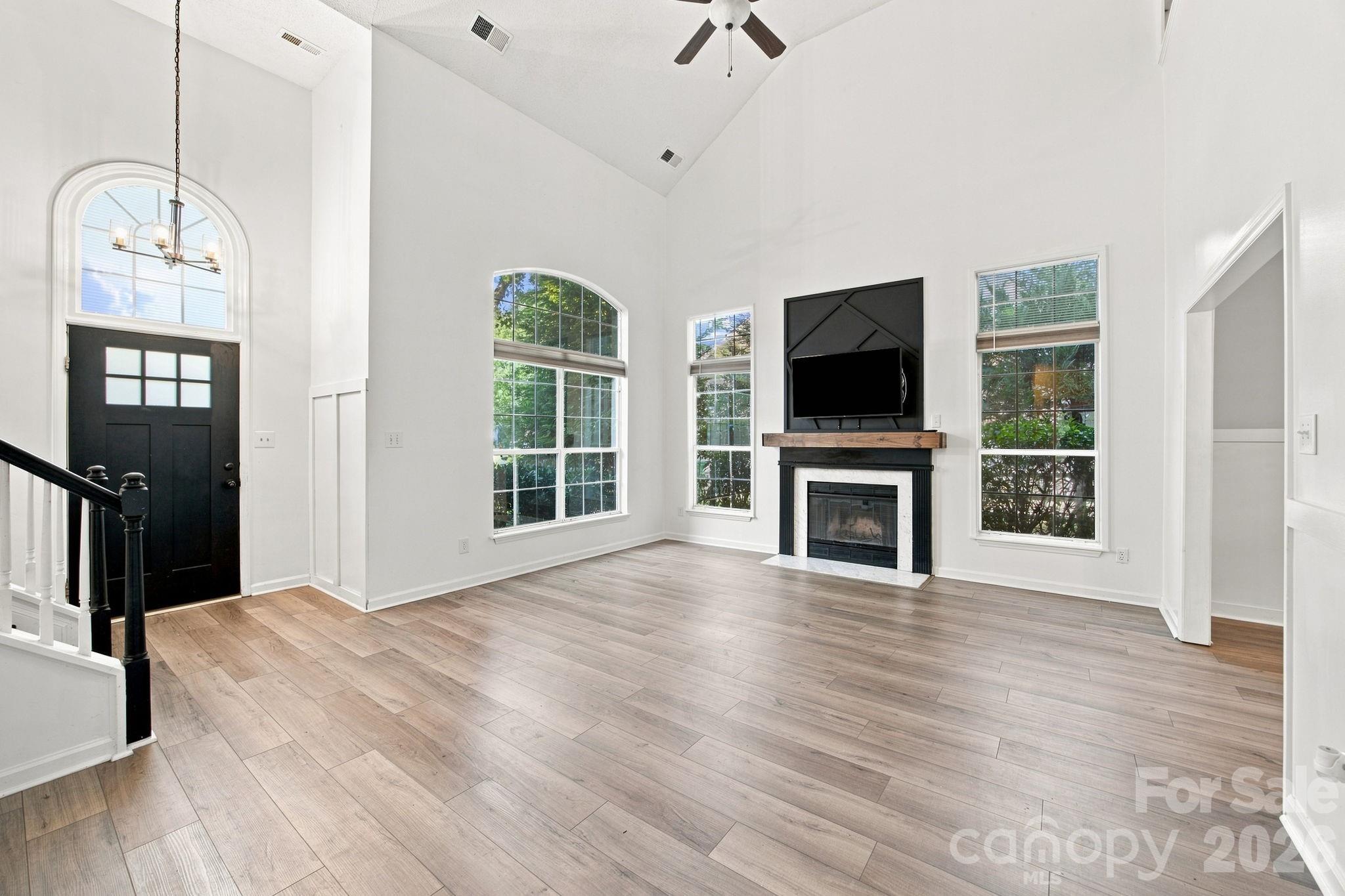 8927 Raven Park Drive Property Photo 6