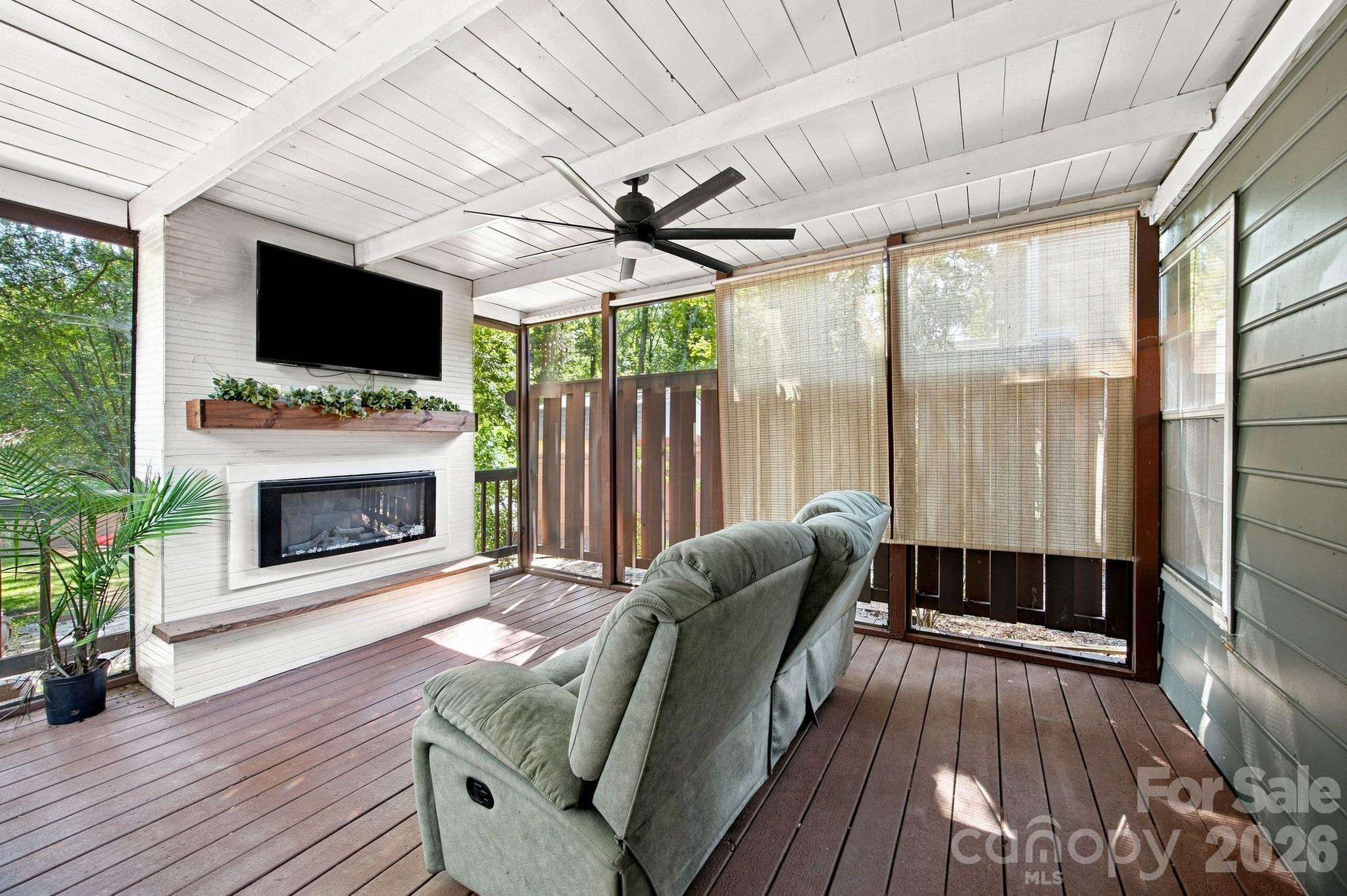 8927 Raven Park Drive Property Photo 29