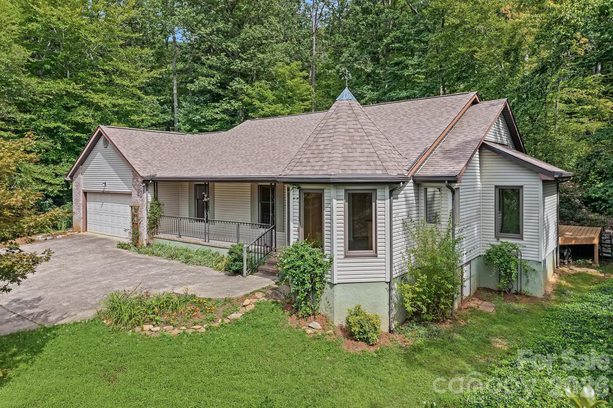 163 Woodburn Drive Property Photo 1