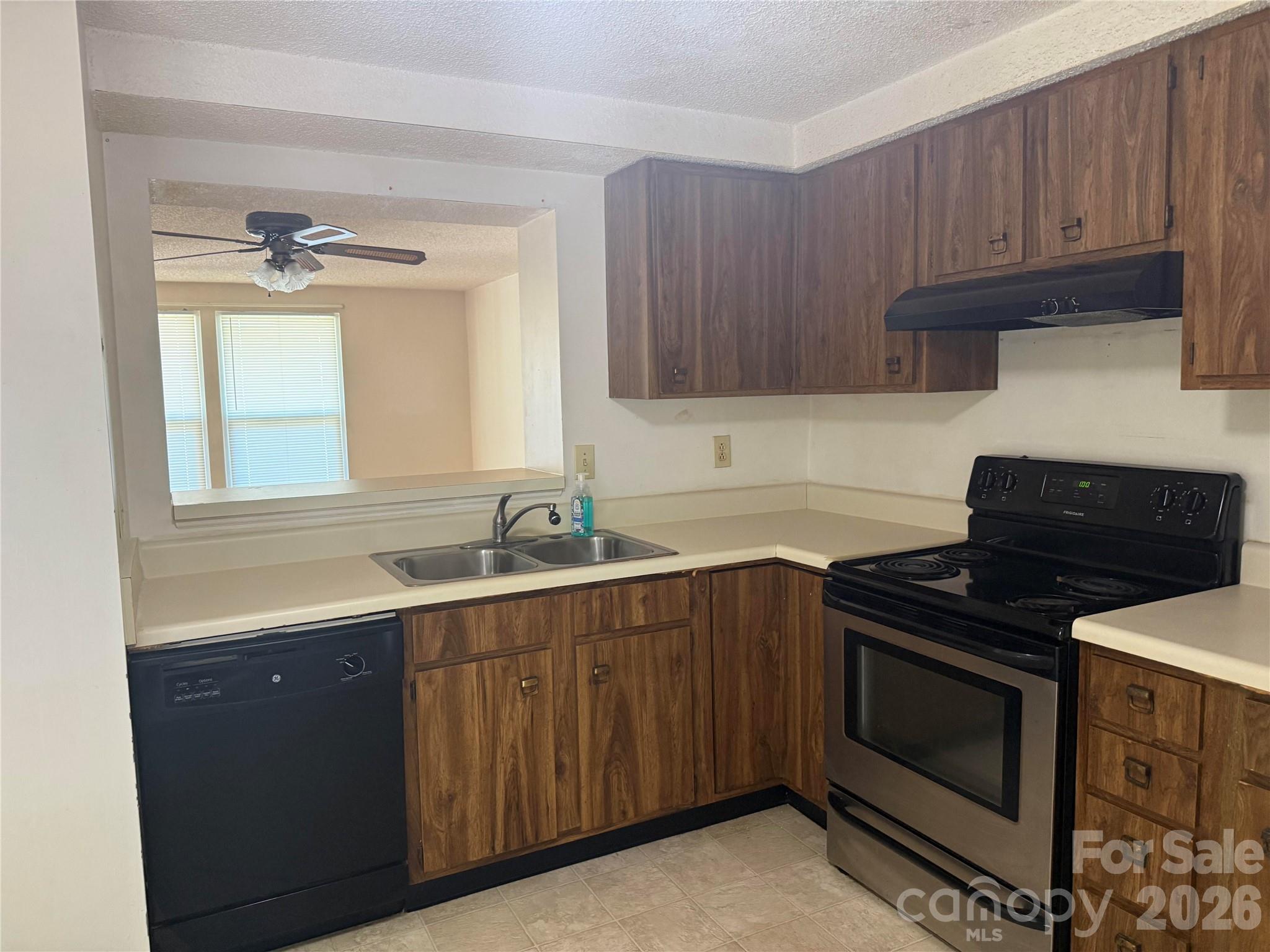 9762 Old Gate Drive Property Photo 2