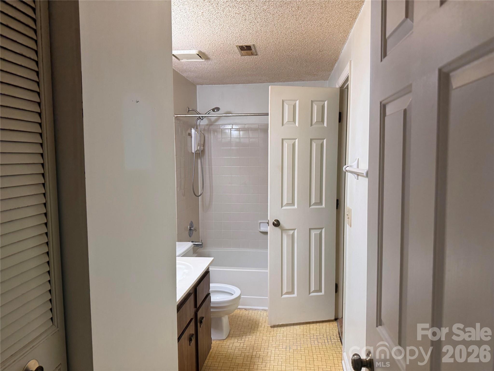 9762 Old Gate Drive Property Photo 5