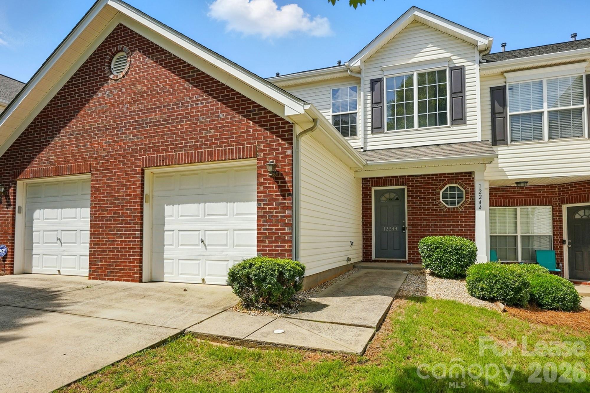 12244 Stratfield Place Circle Property Photo 1