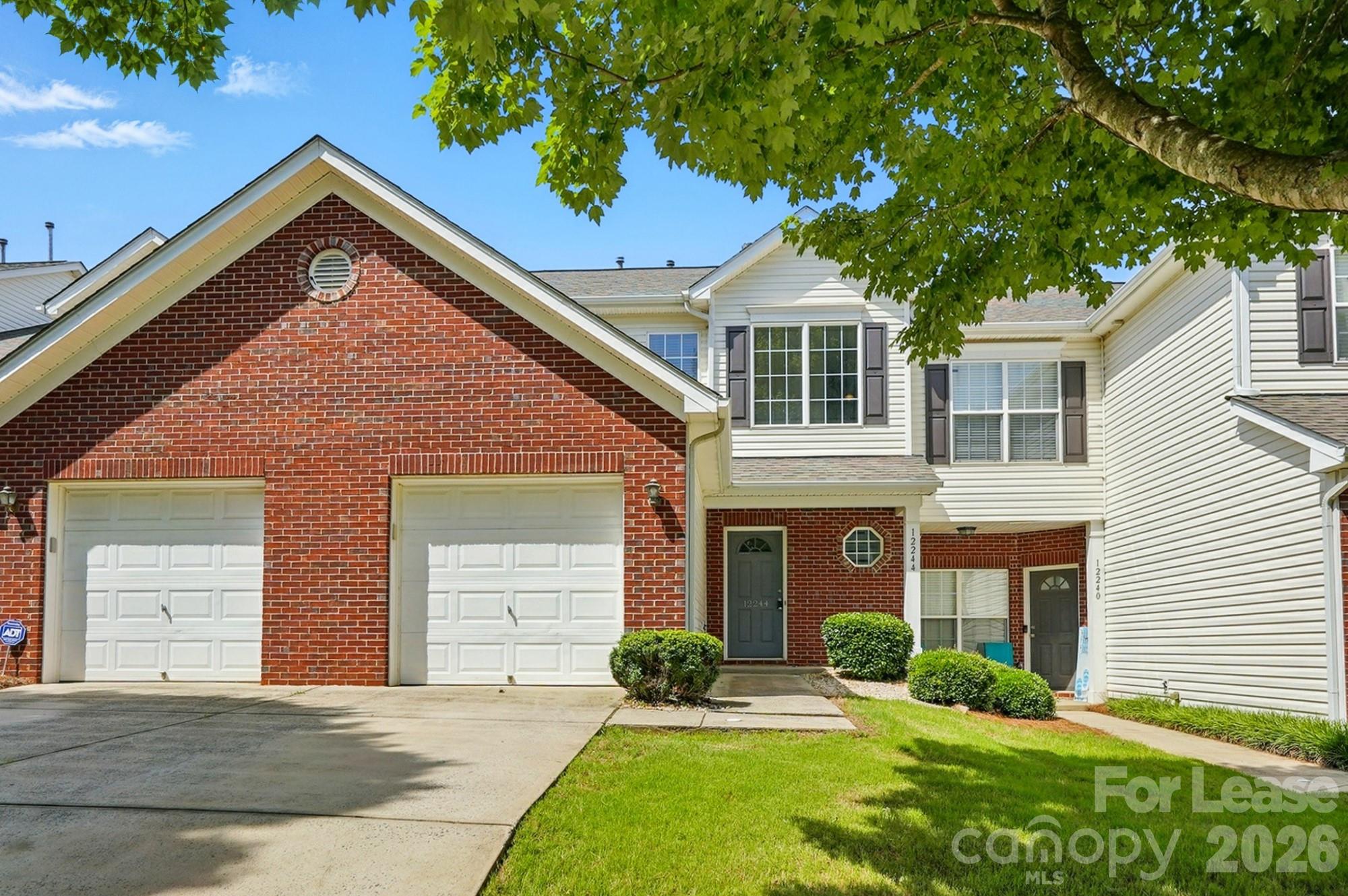 12244 Stratfield Place Circle Property Photo 2