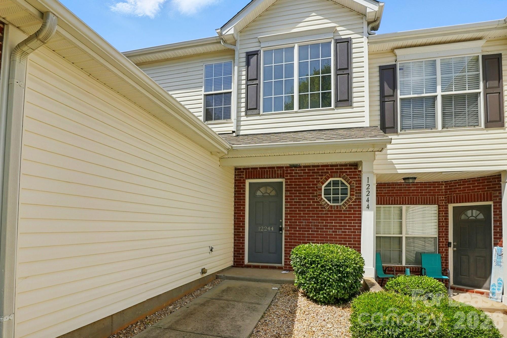 12244 Stratfield Place Circle Property Photo 3