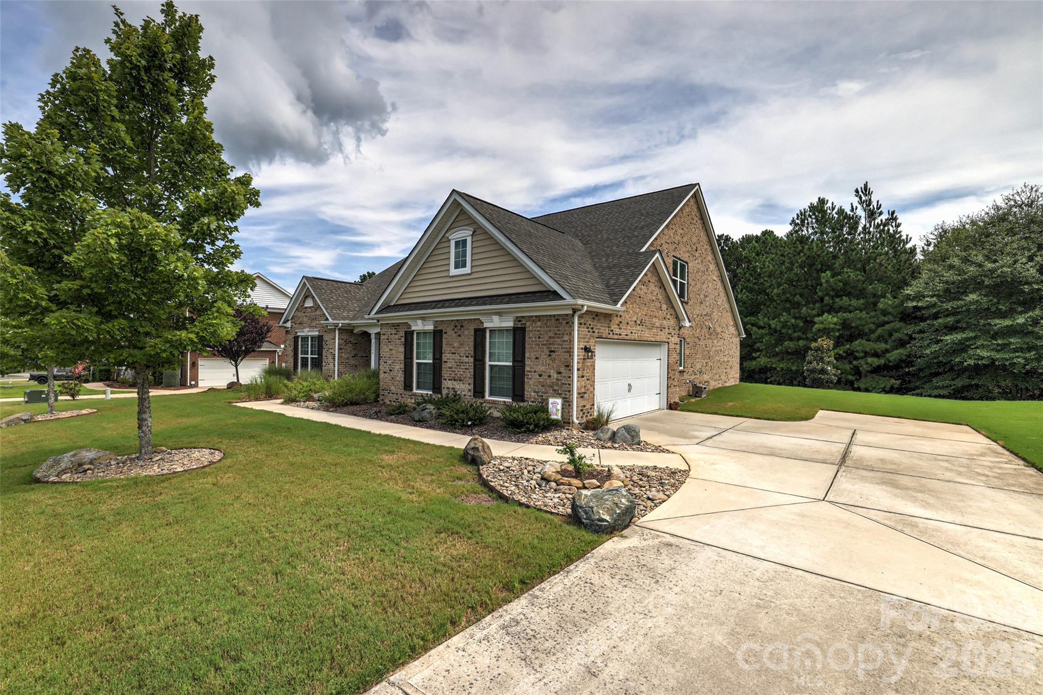 2084 Fuera Road Property Photo 4
