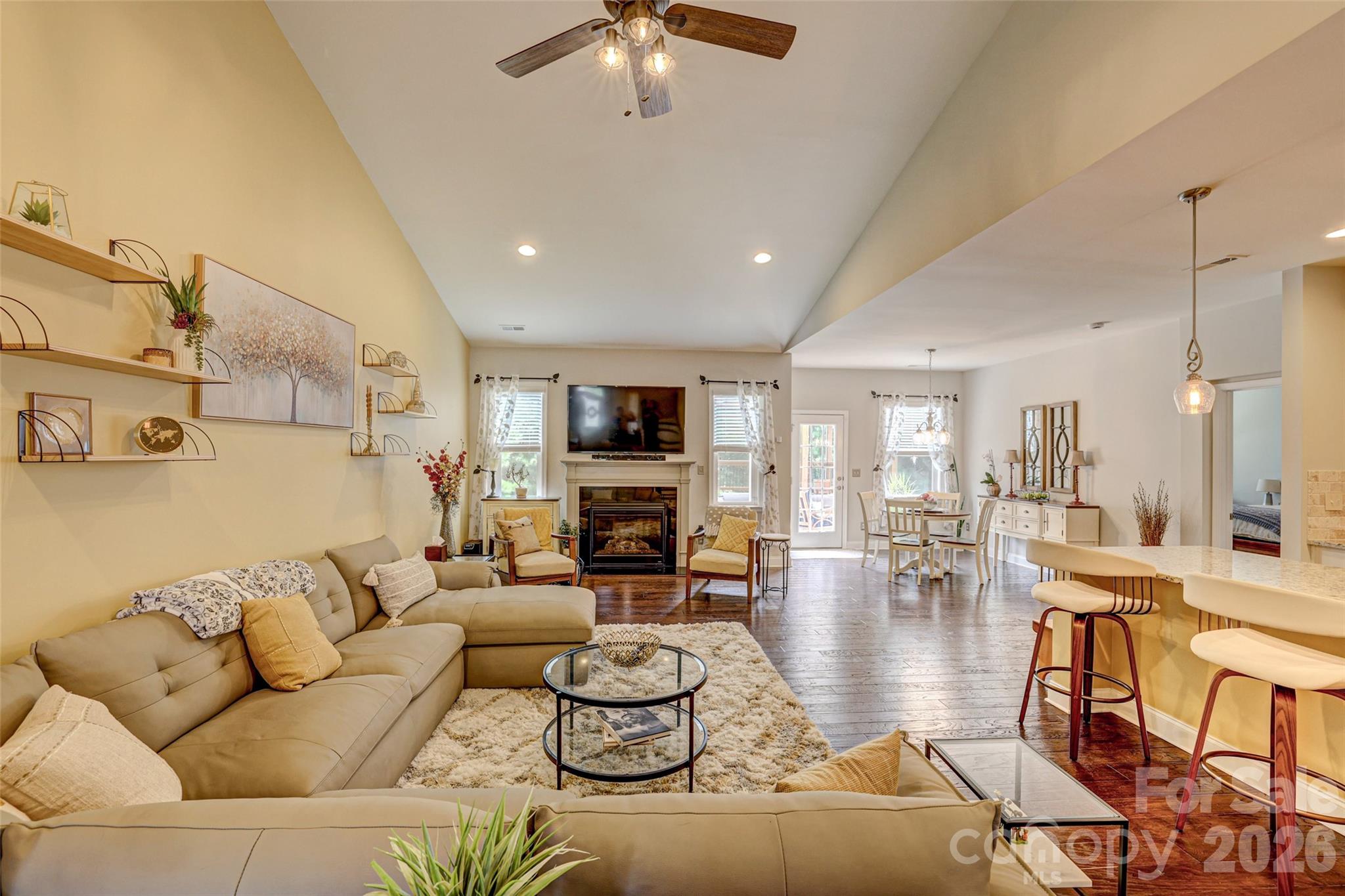 2084 Fuera Road Property Photo 10