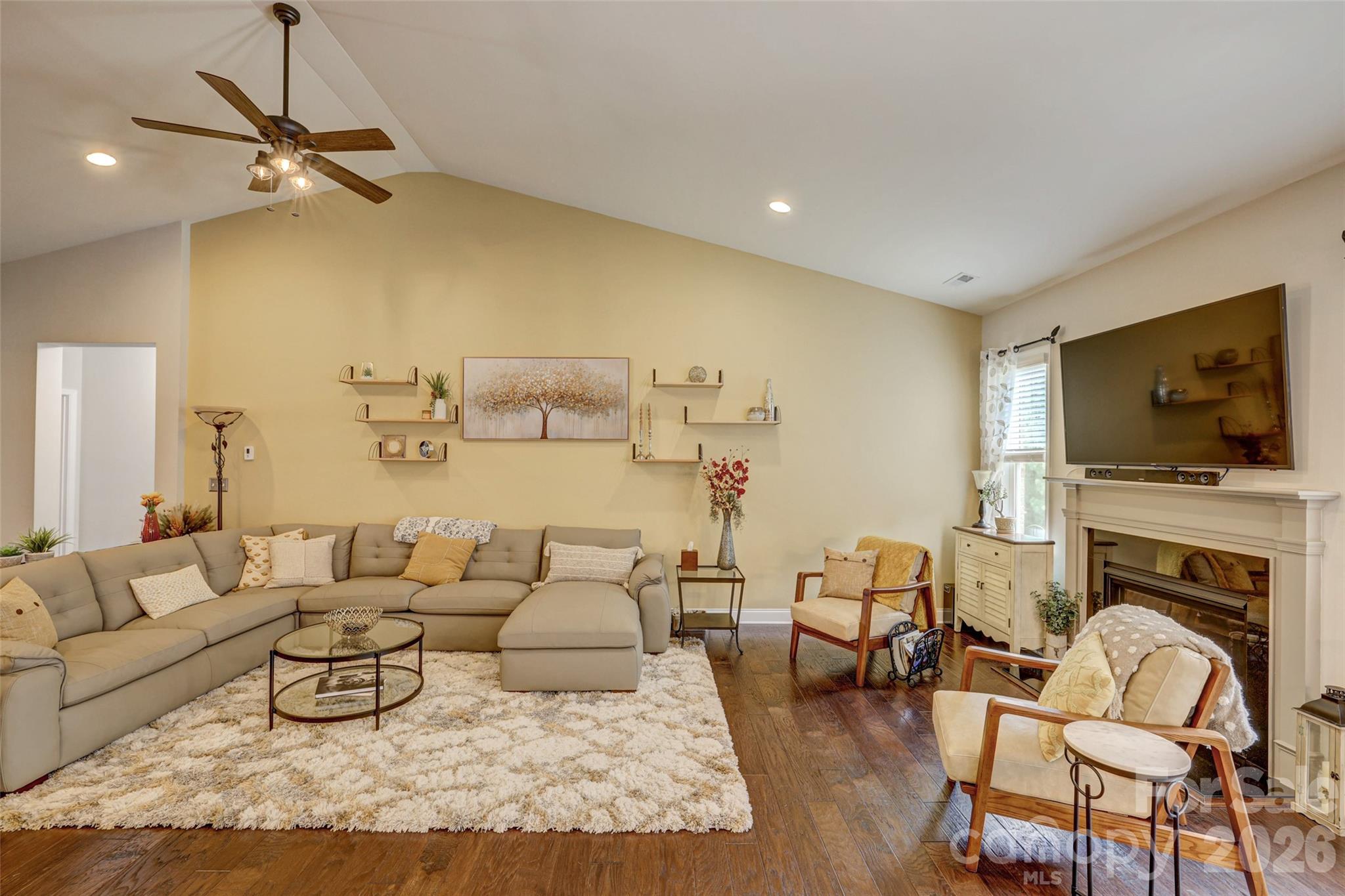 2084 Fuera Road Property Photo 11