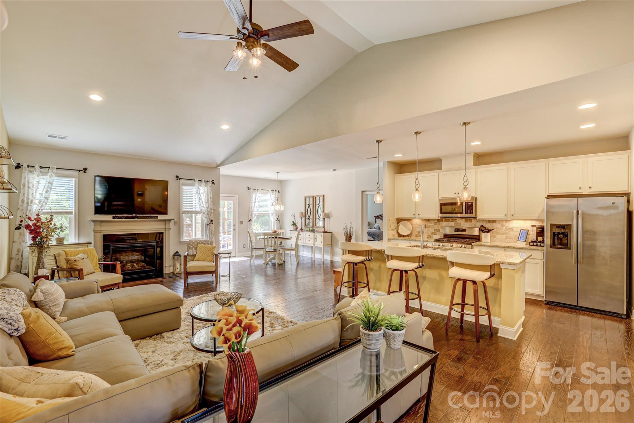 2084 Fuera Road Property Photo 13