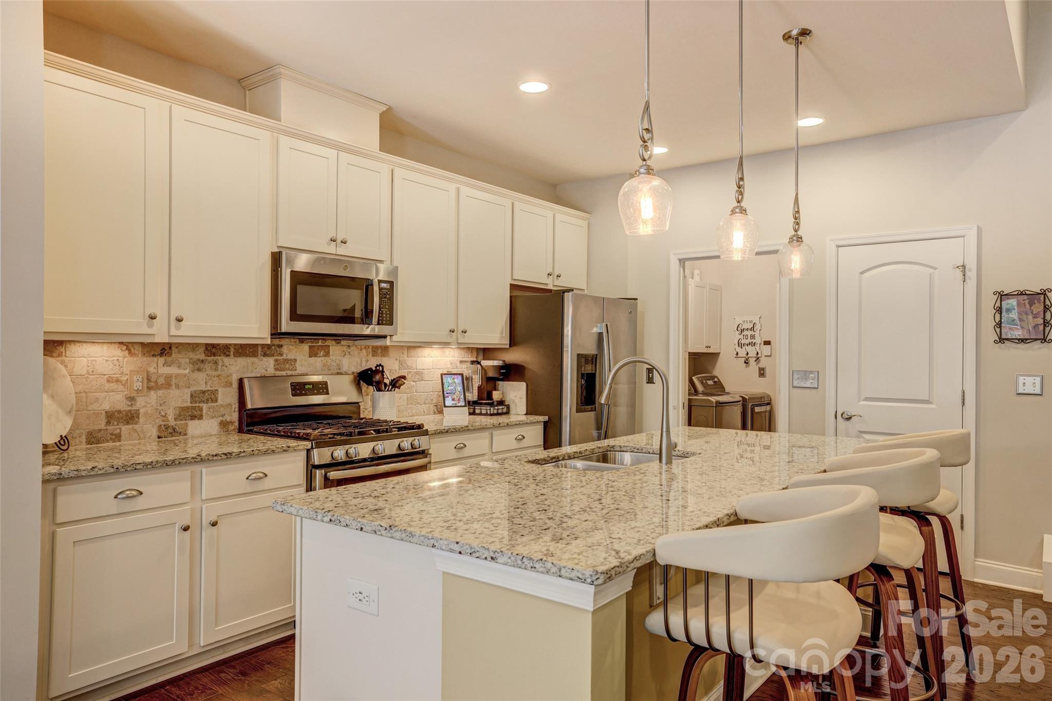 2084 Fuera Road Property Photo 15
