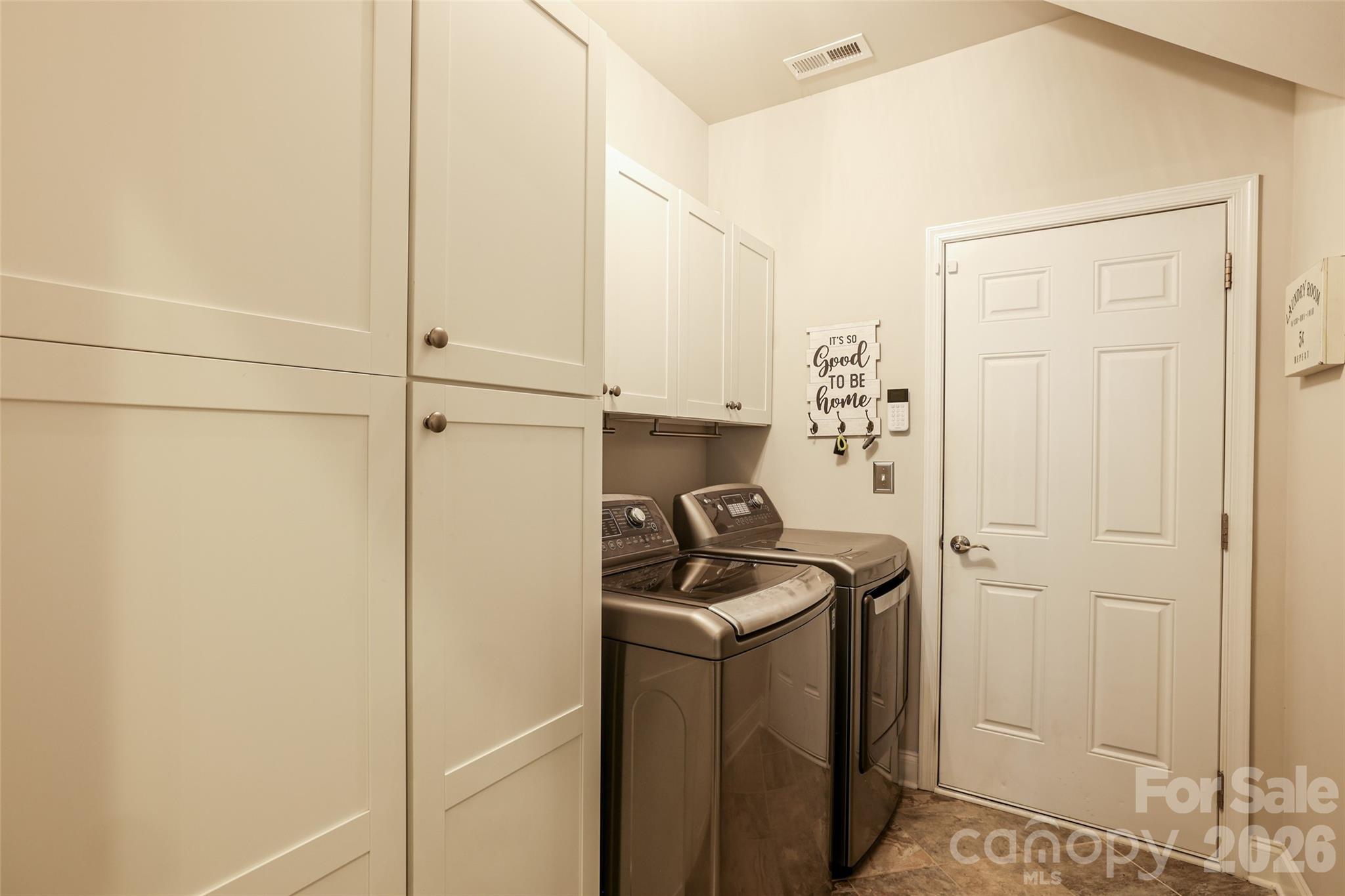 2084 Fuera Road Property Photo 17