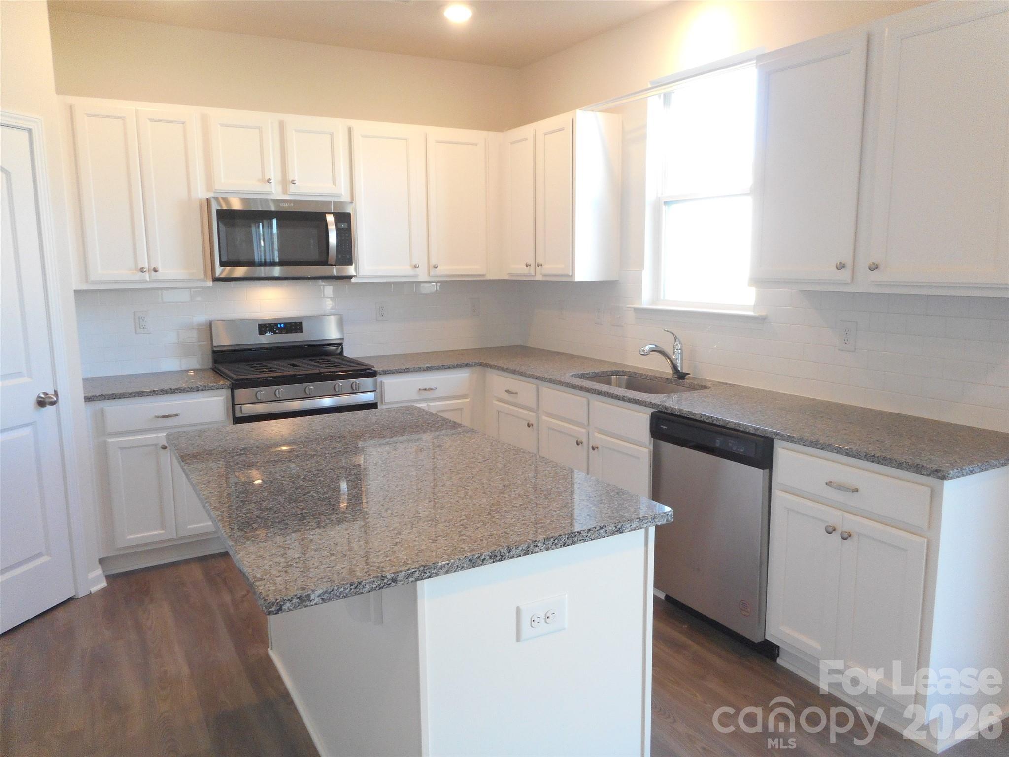 5022 Markfield Lane Property Photo 4