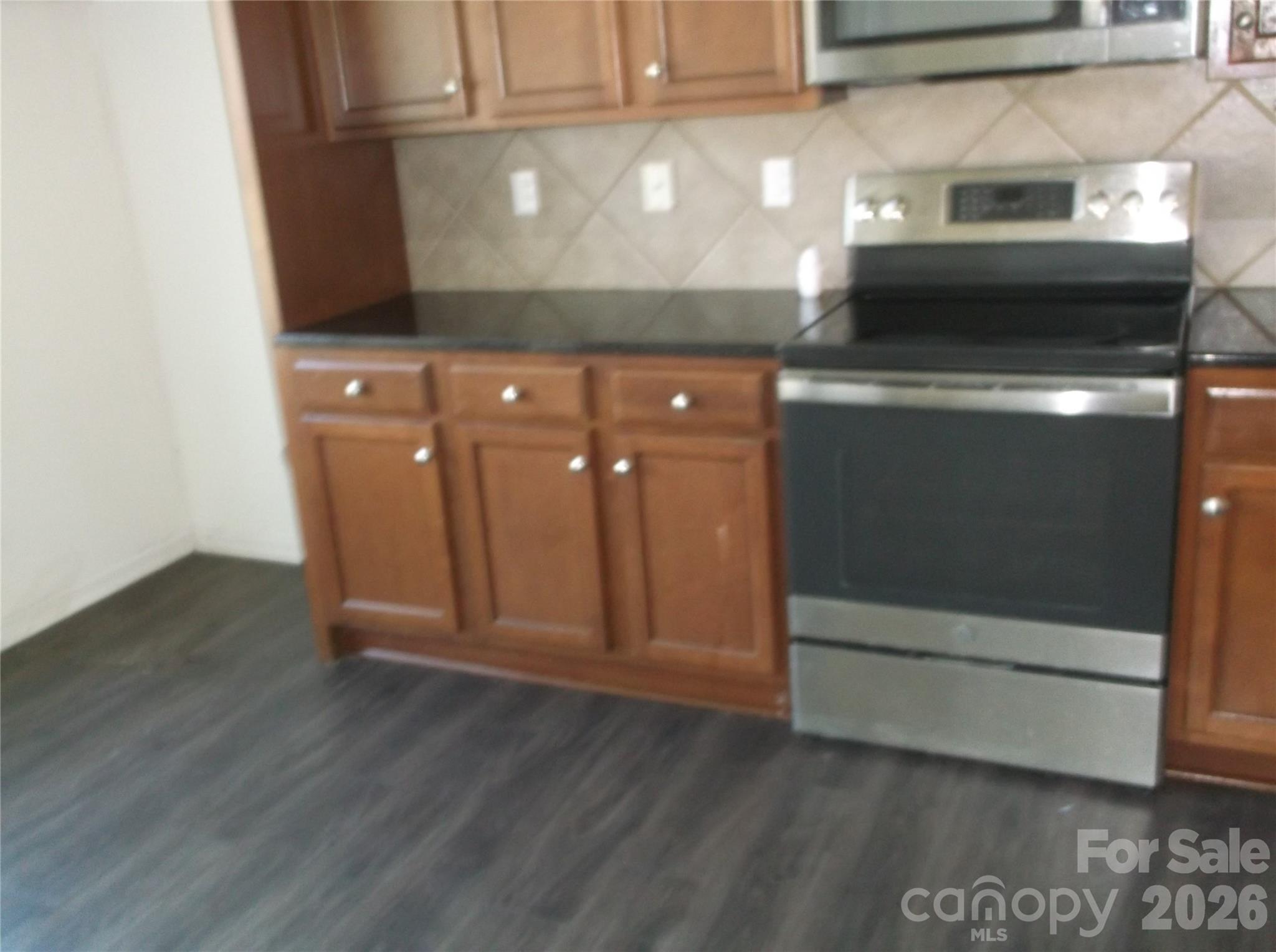 404 Smokehouse Lane Property Photo 3