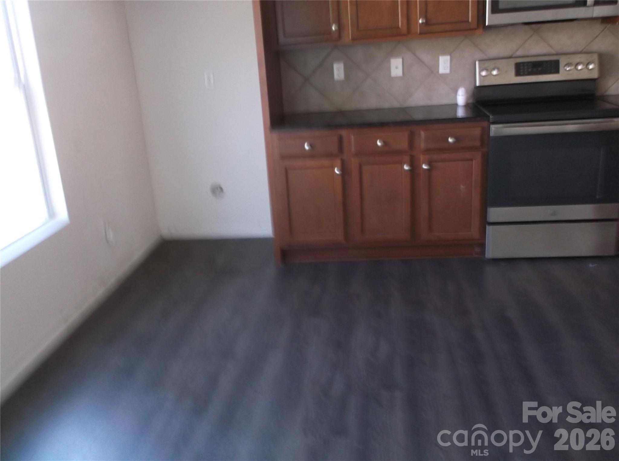 404 Smokehouse Lane Property Photo 6