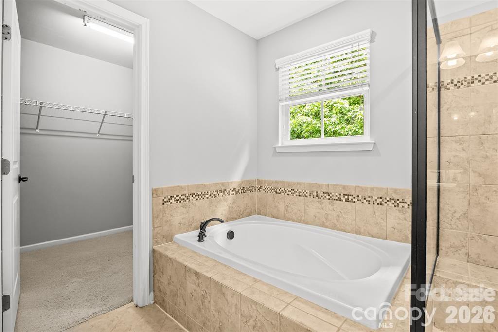 4008 Pinebrook Lane Property Photo 10