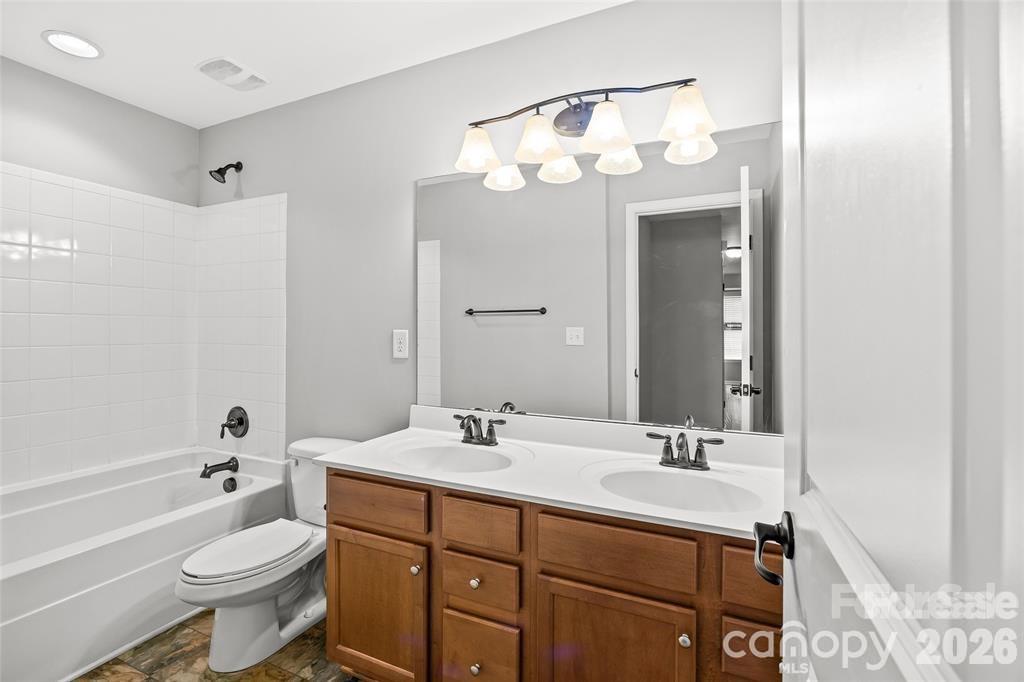 4008 Pinebrook Lane Property Photo 14