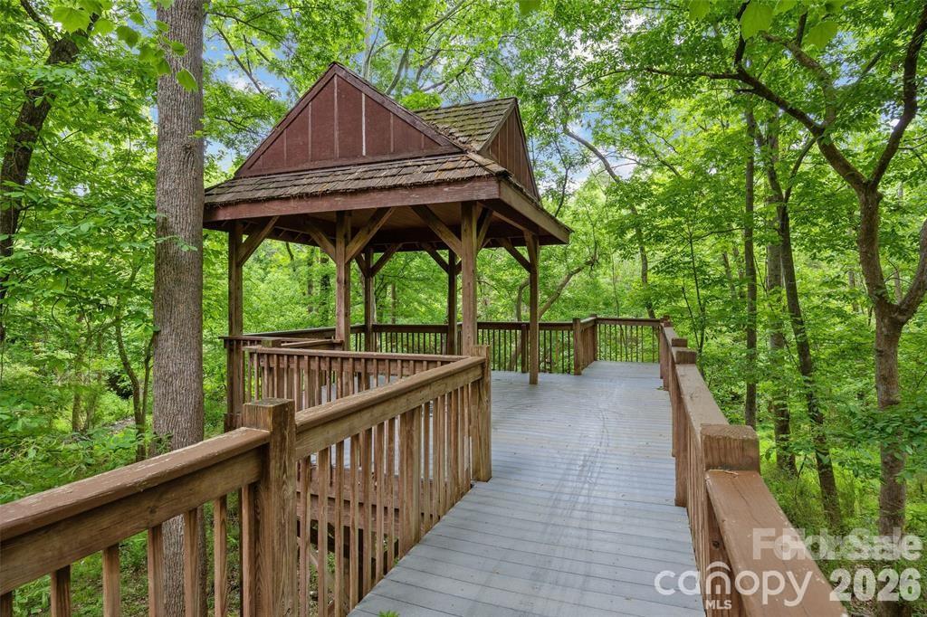 4008 Pinebrook Lane Property Photo 24