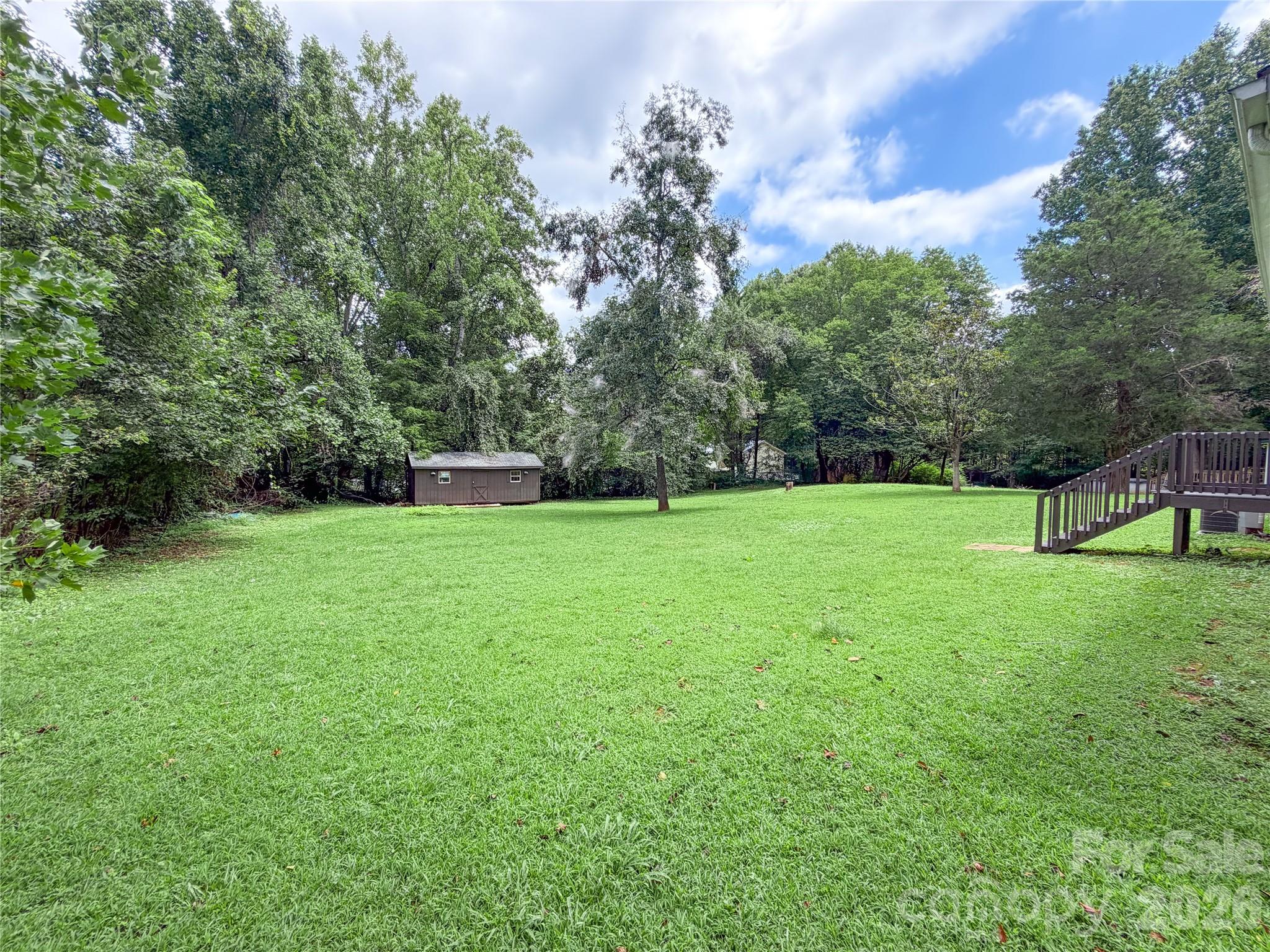 3556 Oakwood Avenue Property Photo 3