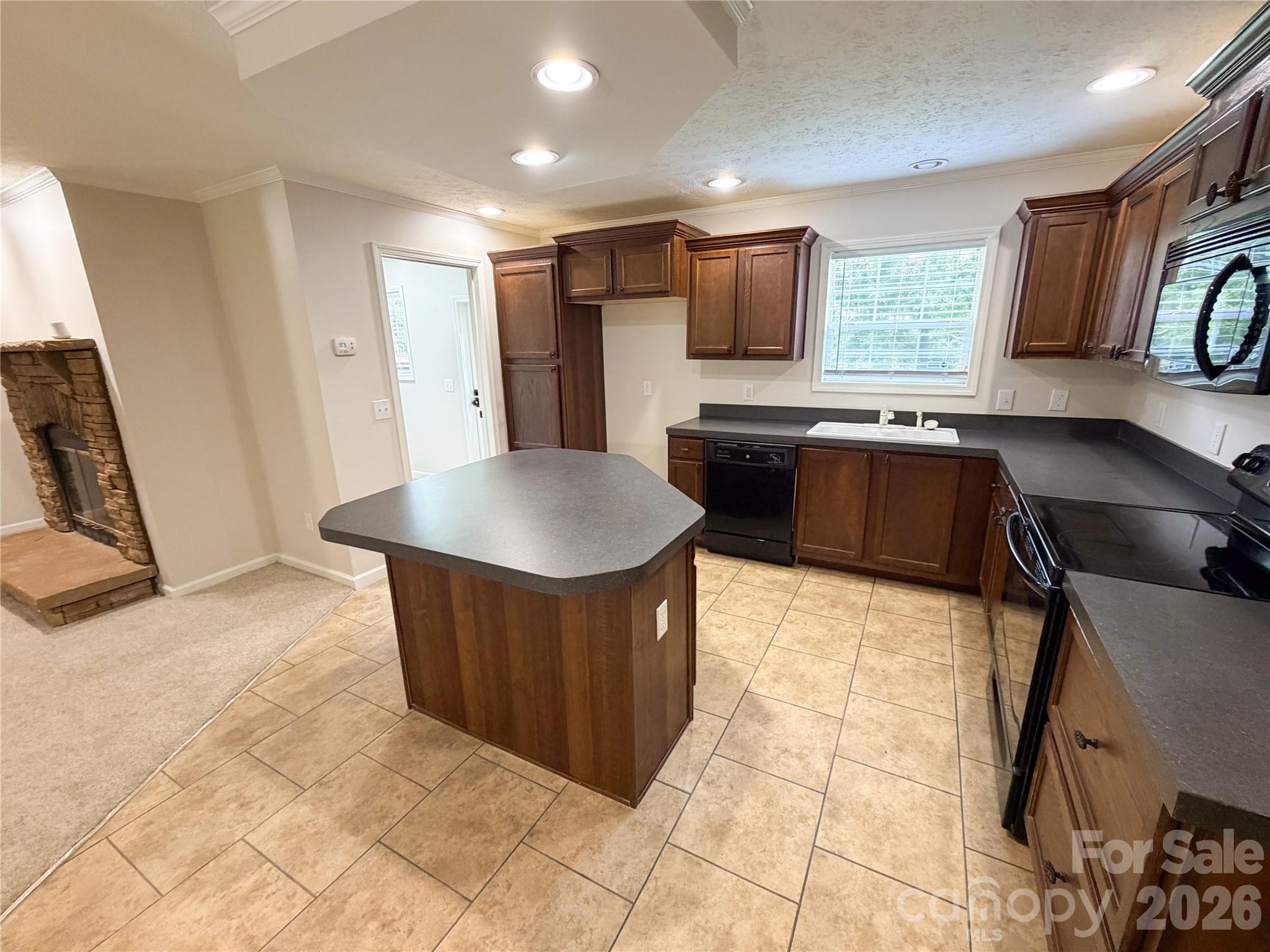 3556 Oakwood Avenue Property Photo 5