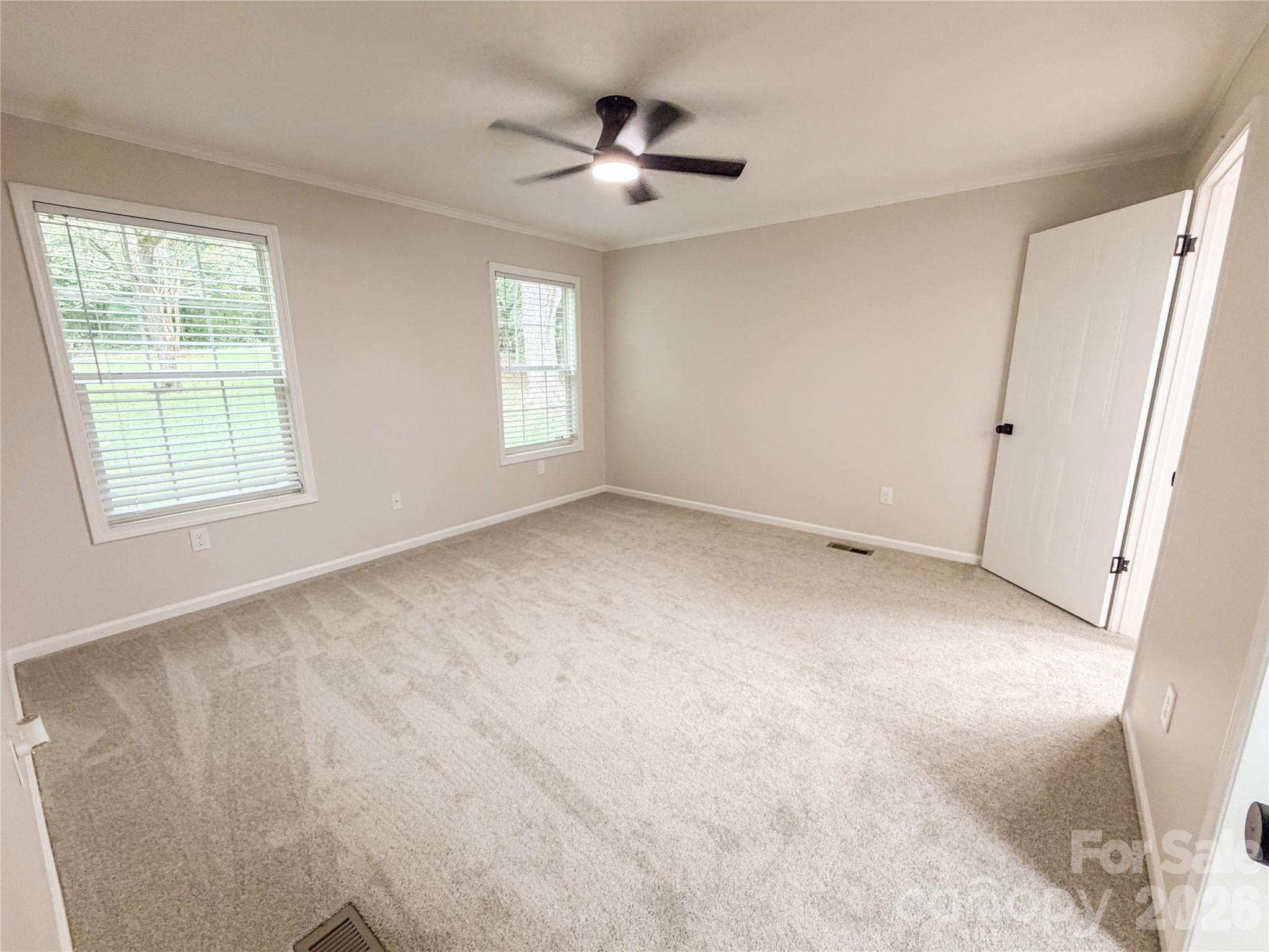 3556 Oakwood Avenue Property Photo 7