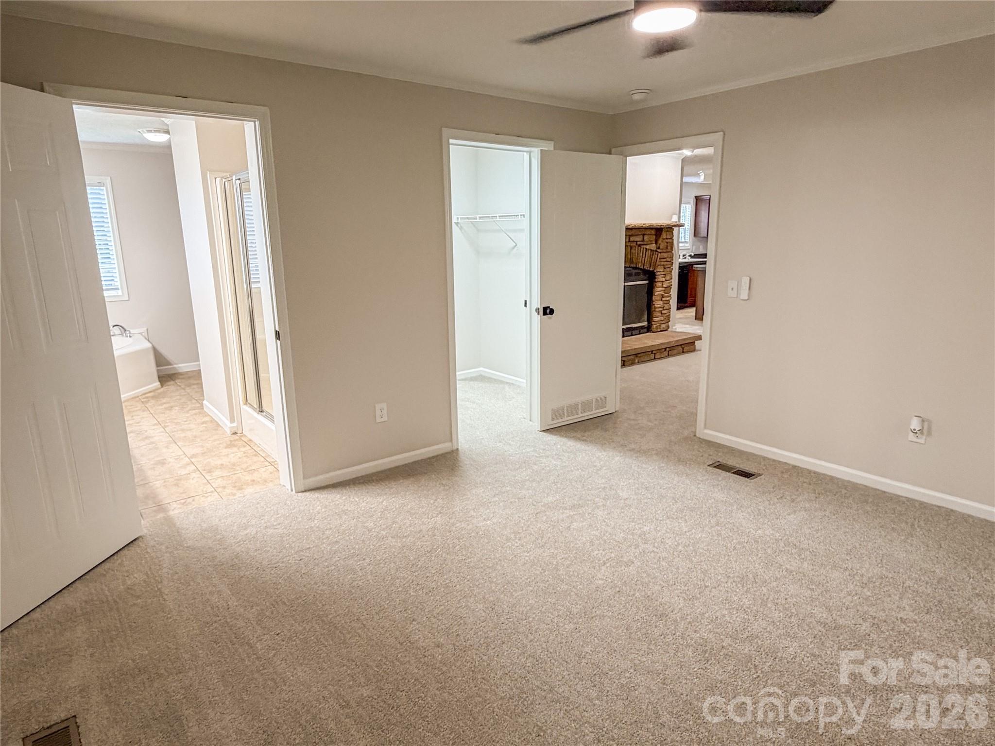 3556 Oakwood Avenue Property Photo 8
