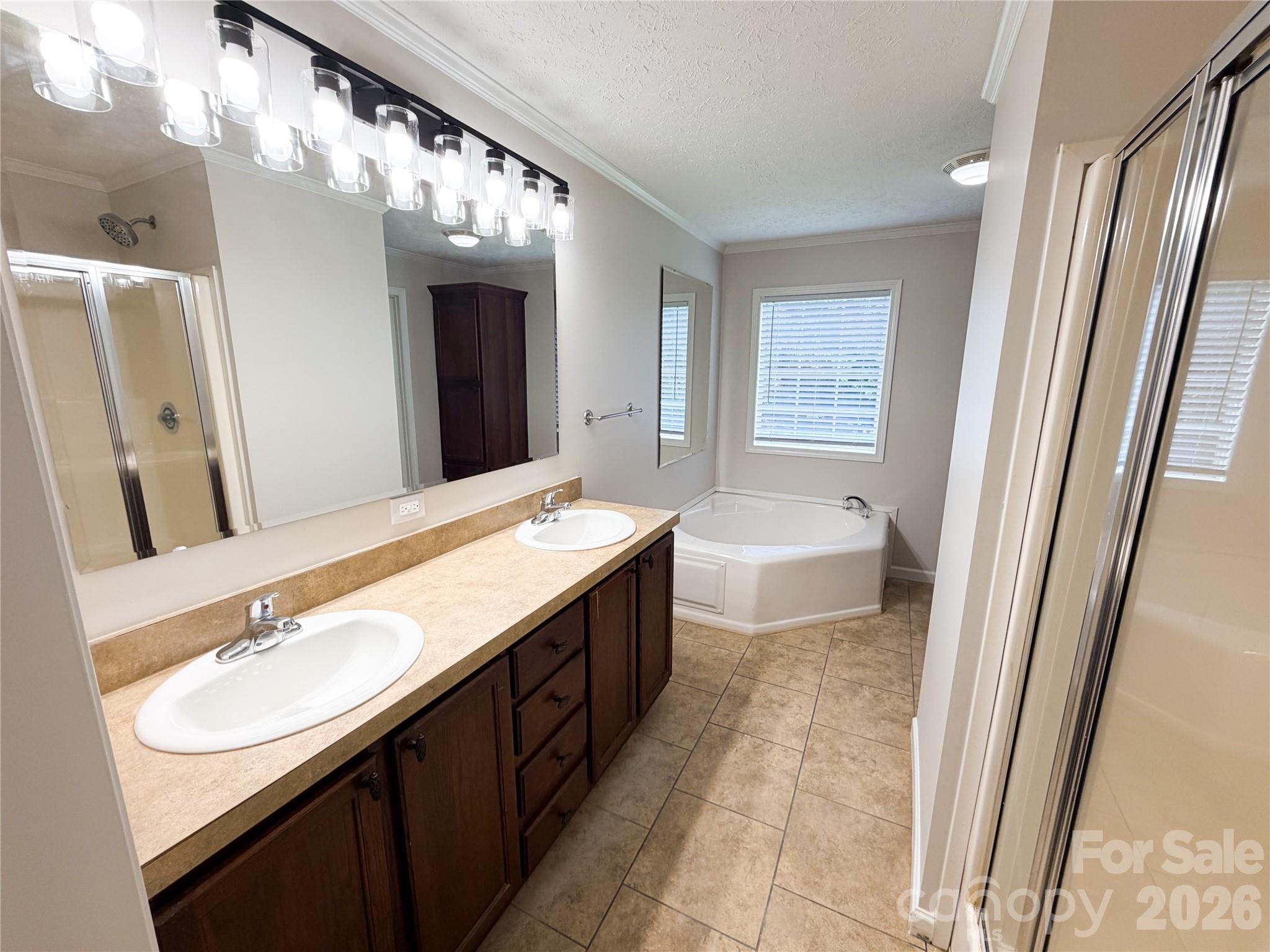 3556 Oakwood Avenue Property Photo 9